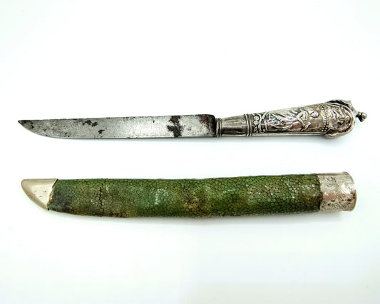 Antiek mes met zilveren heft in roggeleren foedraal, N. Reek / Hoorn, 19e eeuws.