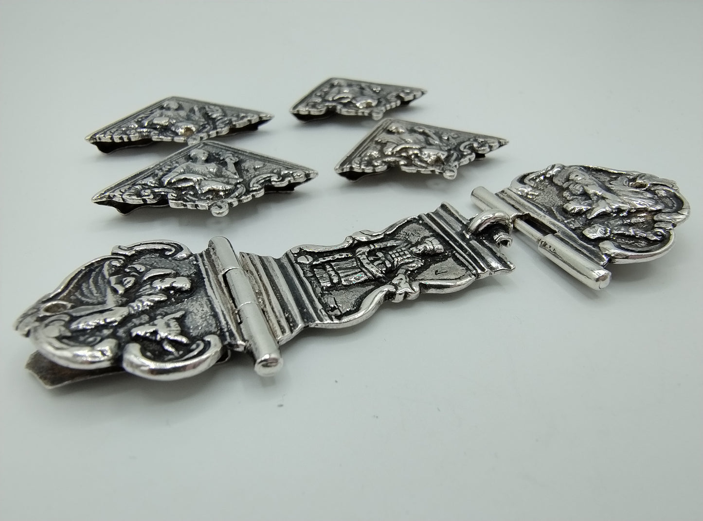 Silver Bible lock, mutineer, clamp arm, attachment, 4 front corner pieces, W. Ernsen and E. Knolleman / Hoorn, 18th century