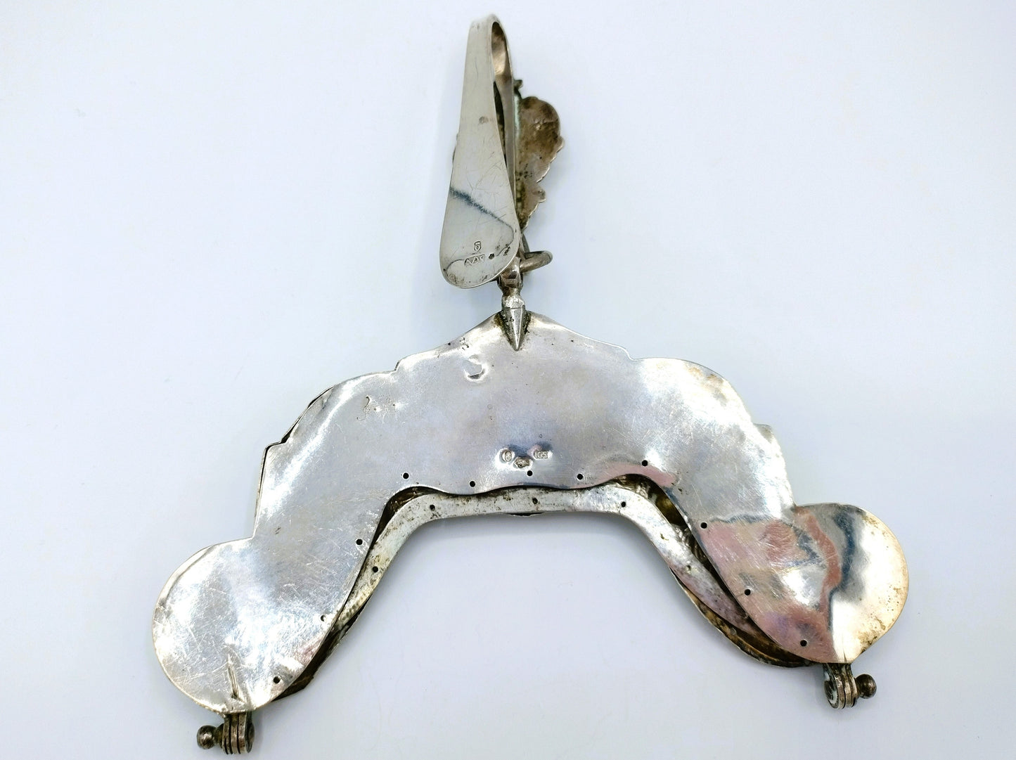 Silver bag bracket with bag hook, GL Schuiten, Groningen, 1810