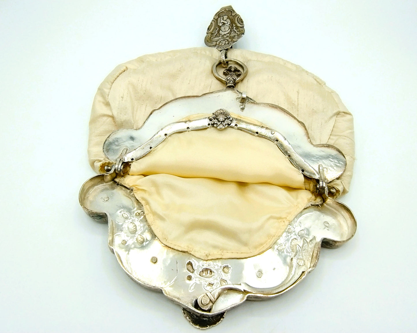 Silver bag bracket, J. Rienstra / Sneek, 18th century.