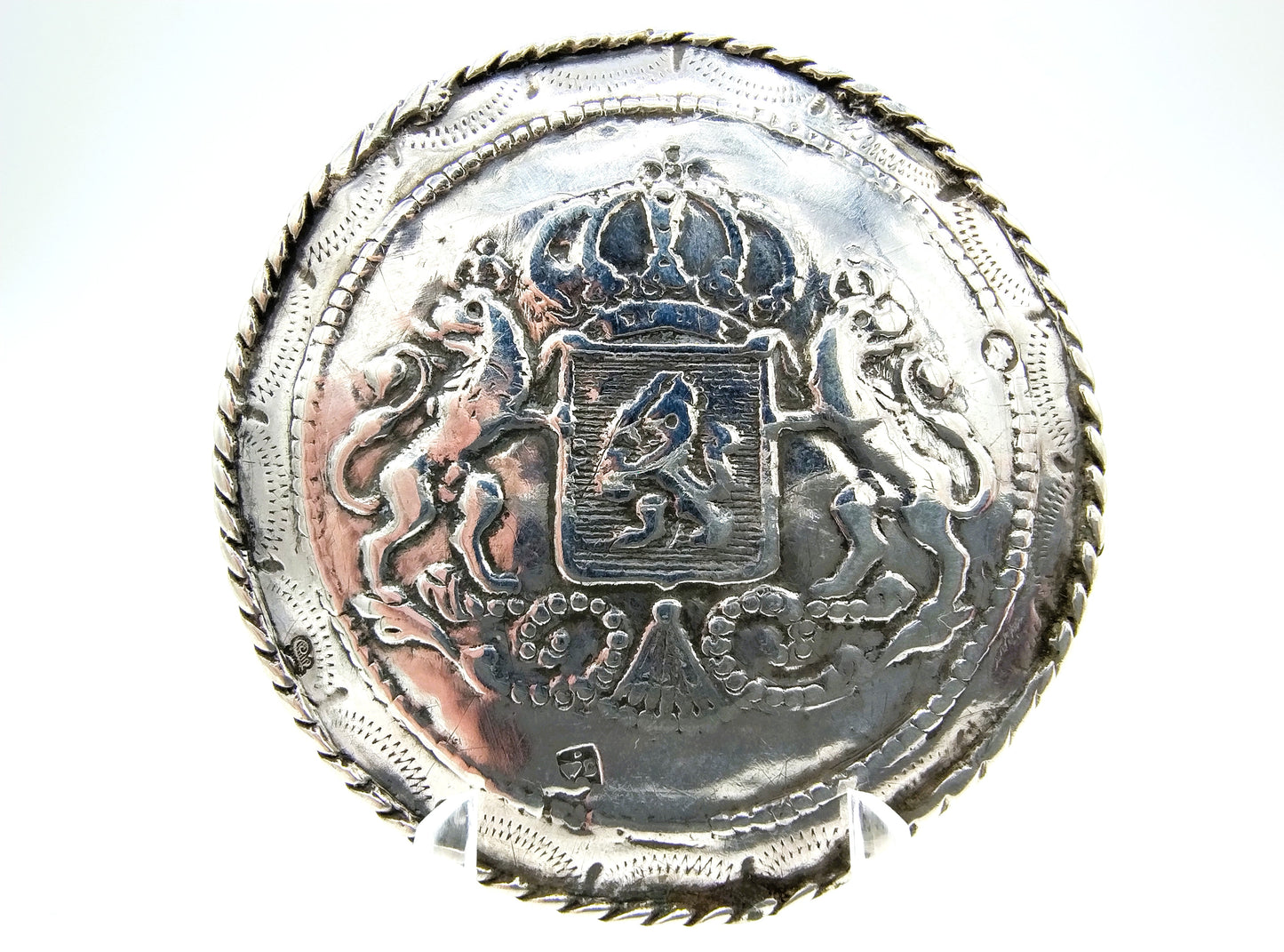 Zilveren broche van broeksknoop, C. Wendels, Middelburg, 1835