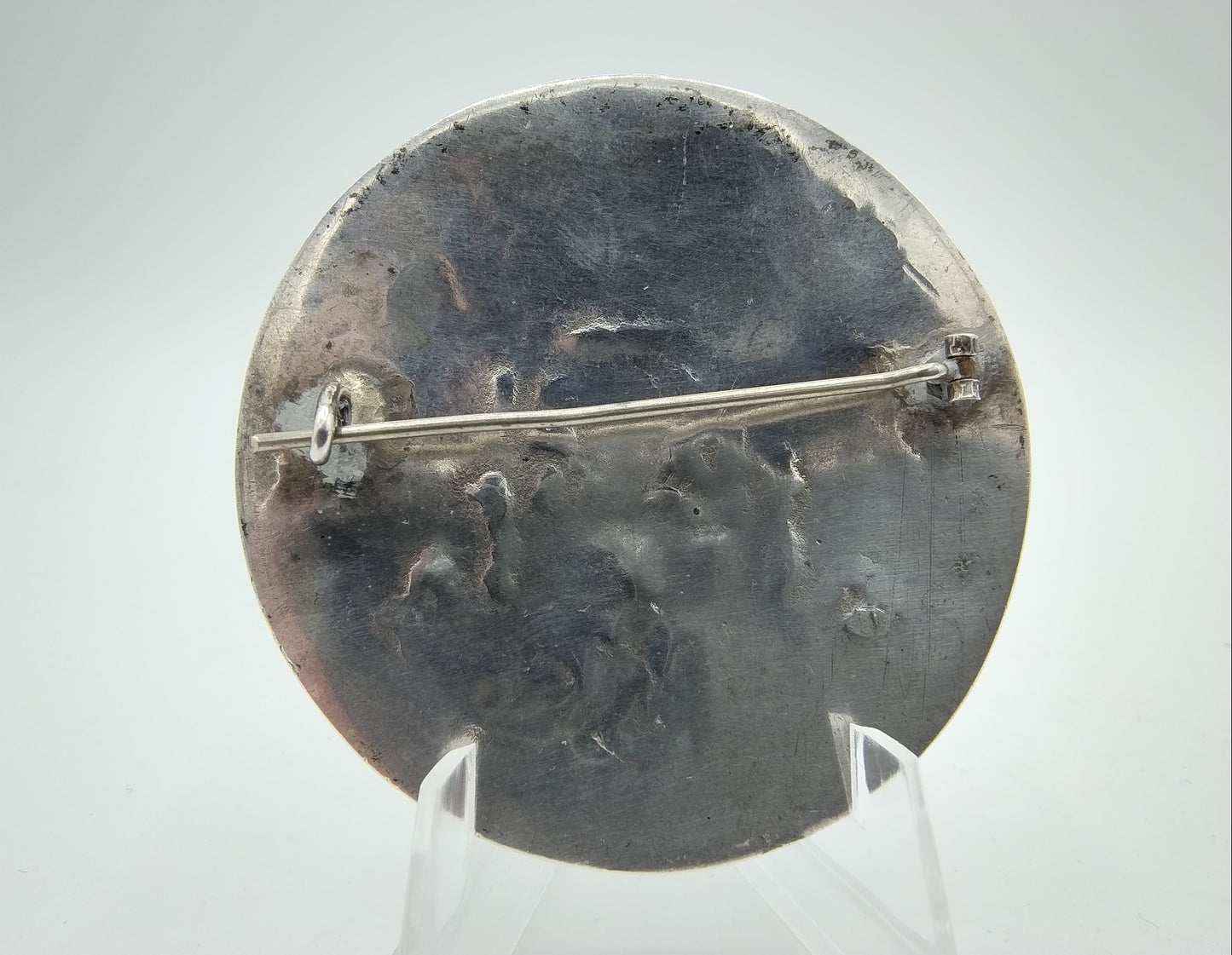 Zilveren broche van broeksknoop, A. Mulder, Amsterdam, 1860