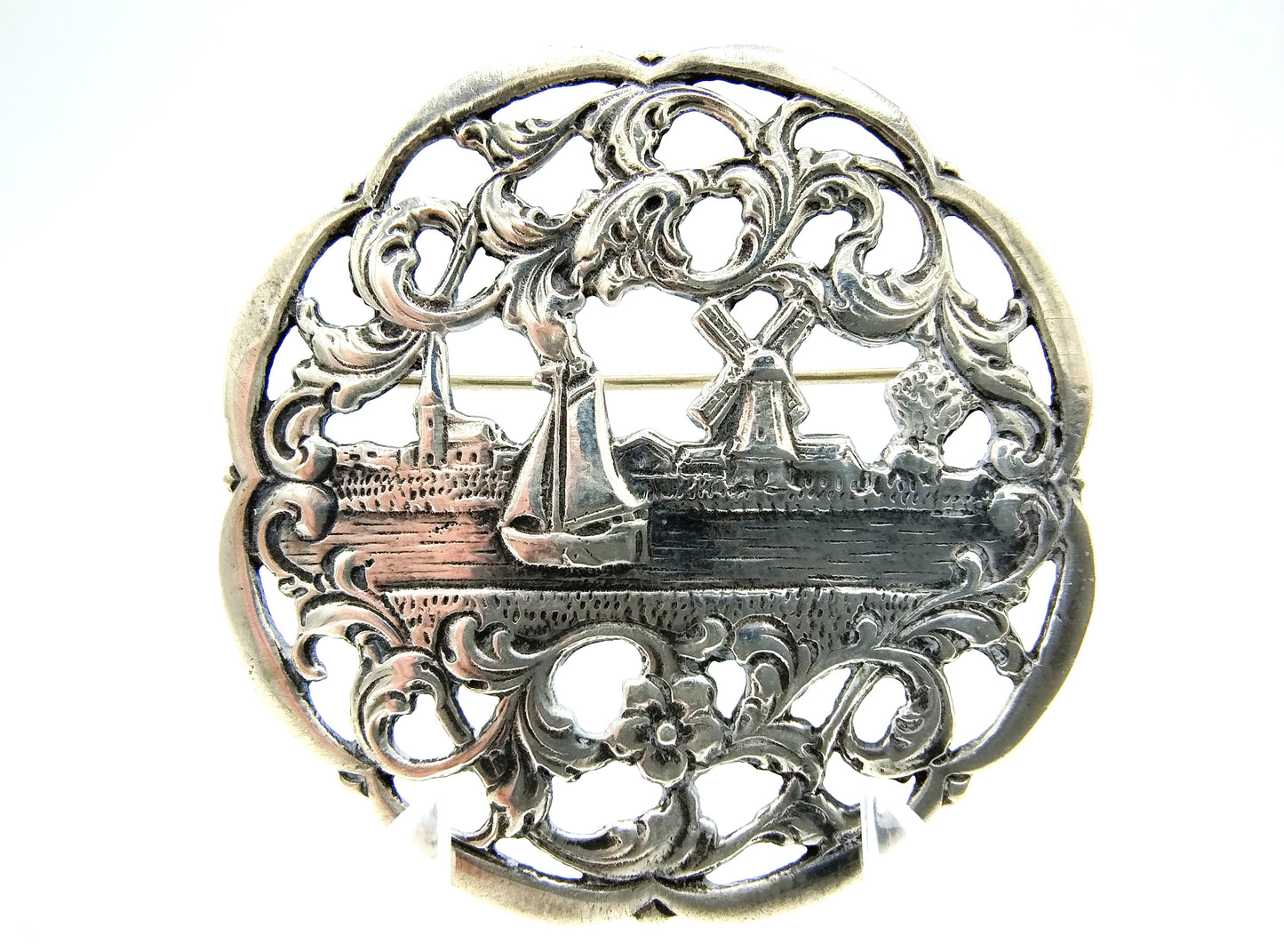 Zilveren broche, W. Visser, Purmerend, 20e eeuws