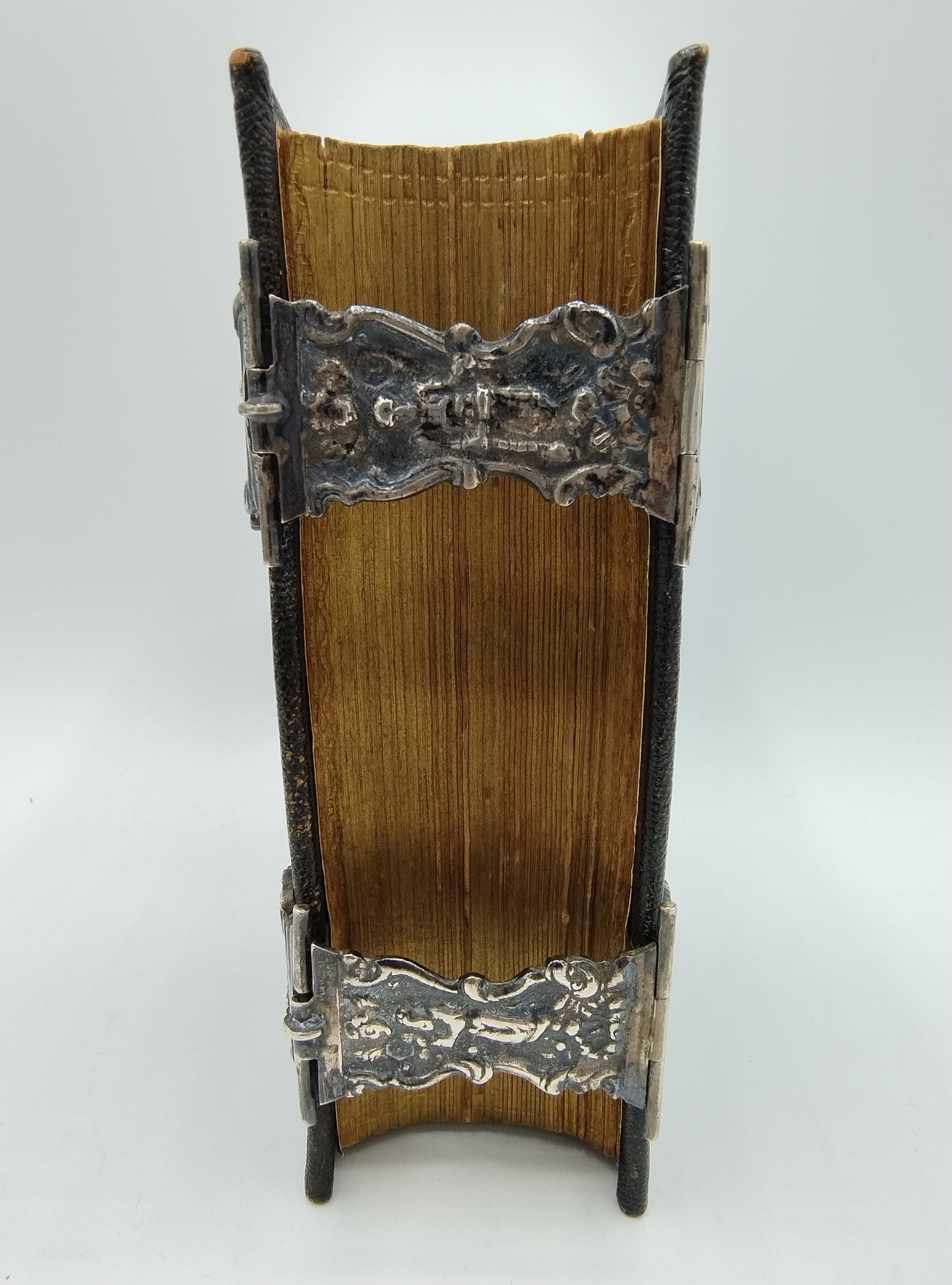 Bible with silver clasps, Schoonhoven, 1887