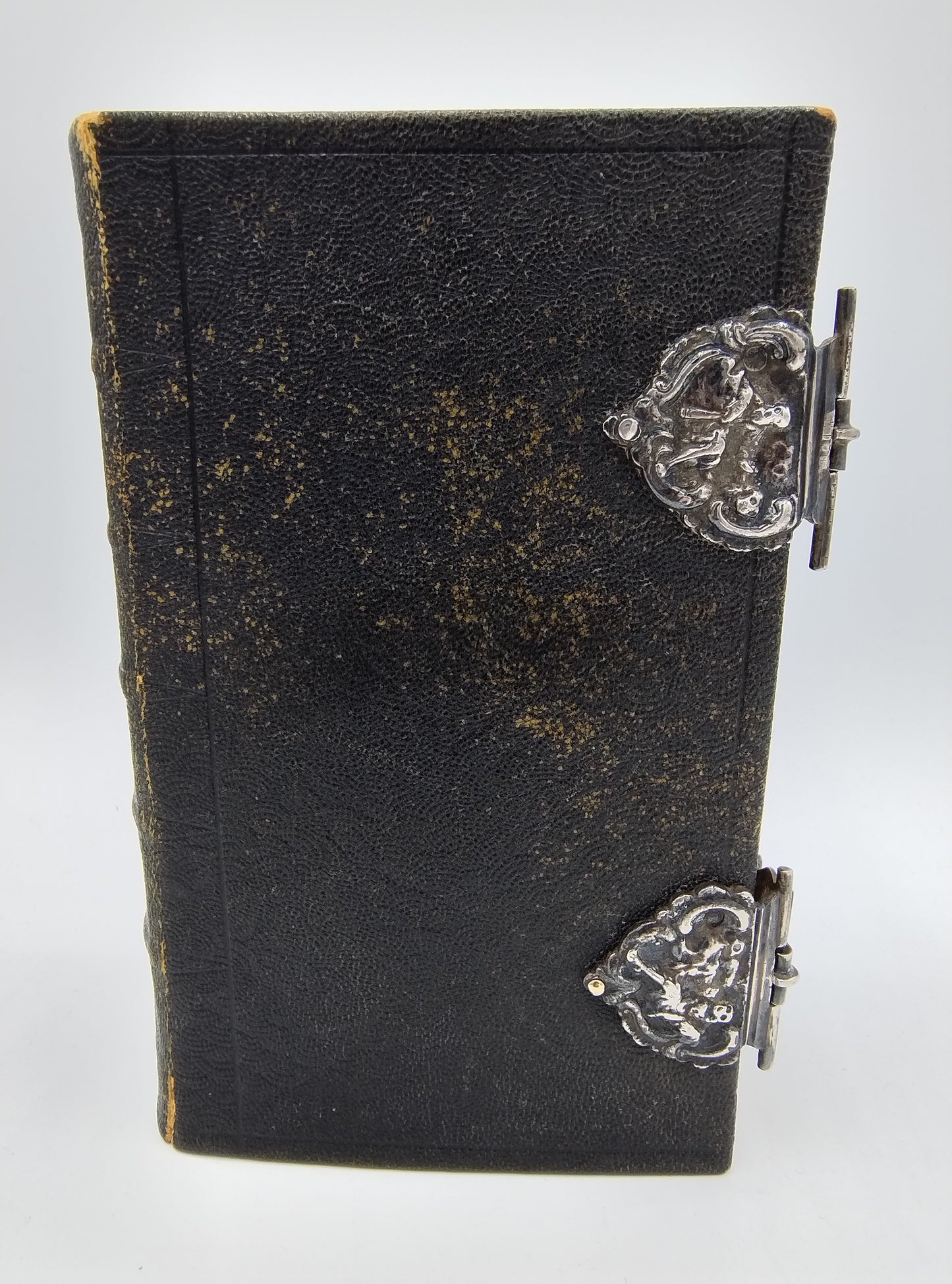 Bible with silver clasps, Schoonhoven, 1887