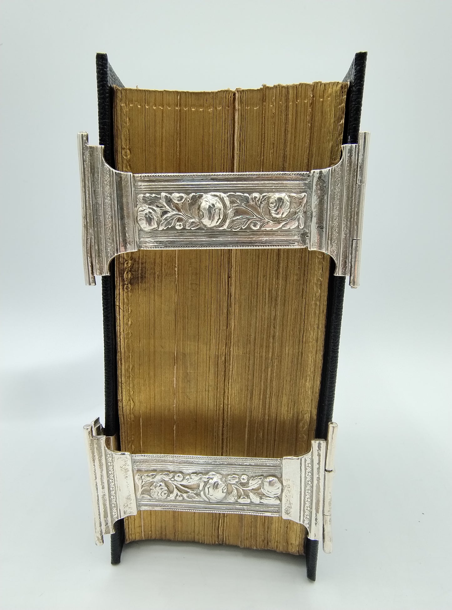 Bible with silver clasps, D. van Leersum, Utrecht, 1836