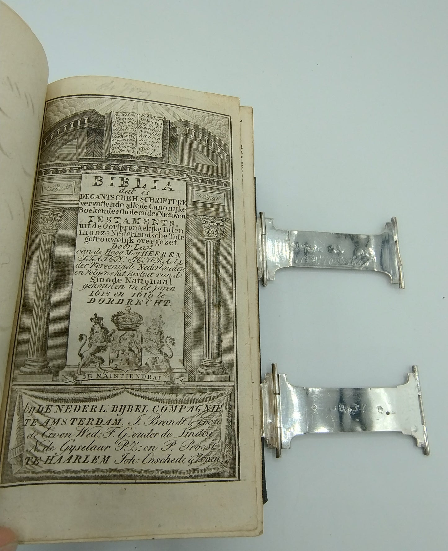 Bible with silver clasps, D. van Leersum, Utrecht, 1836