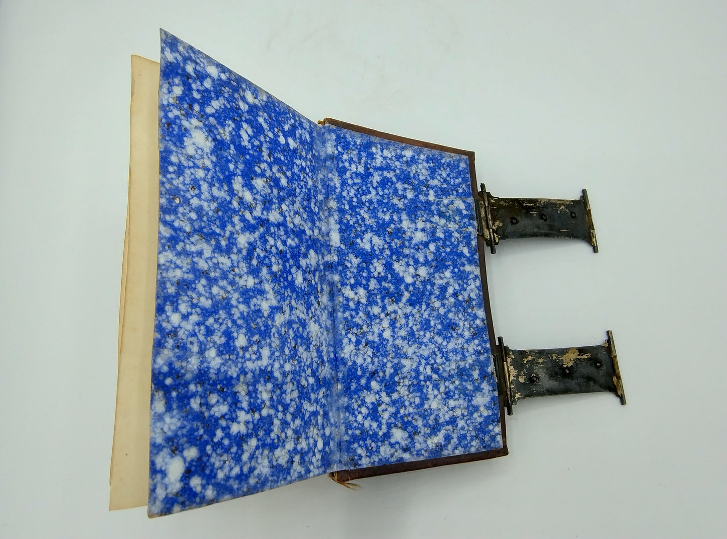 Bijbel met zilveren sloten, 1859