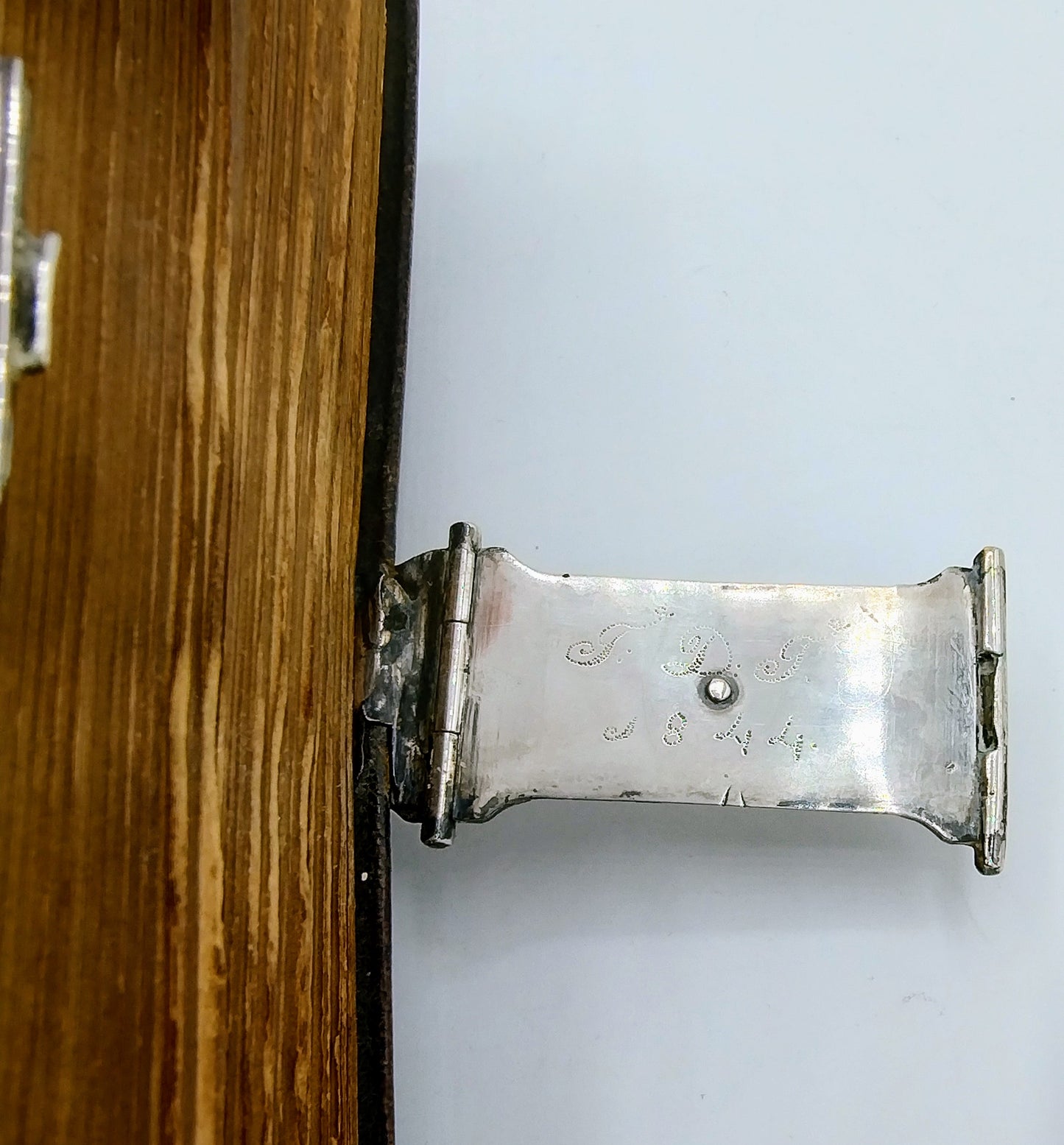 Bijbel met zilveren slot, Wed. M.H. Merkelbach, Harlingen, 1843