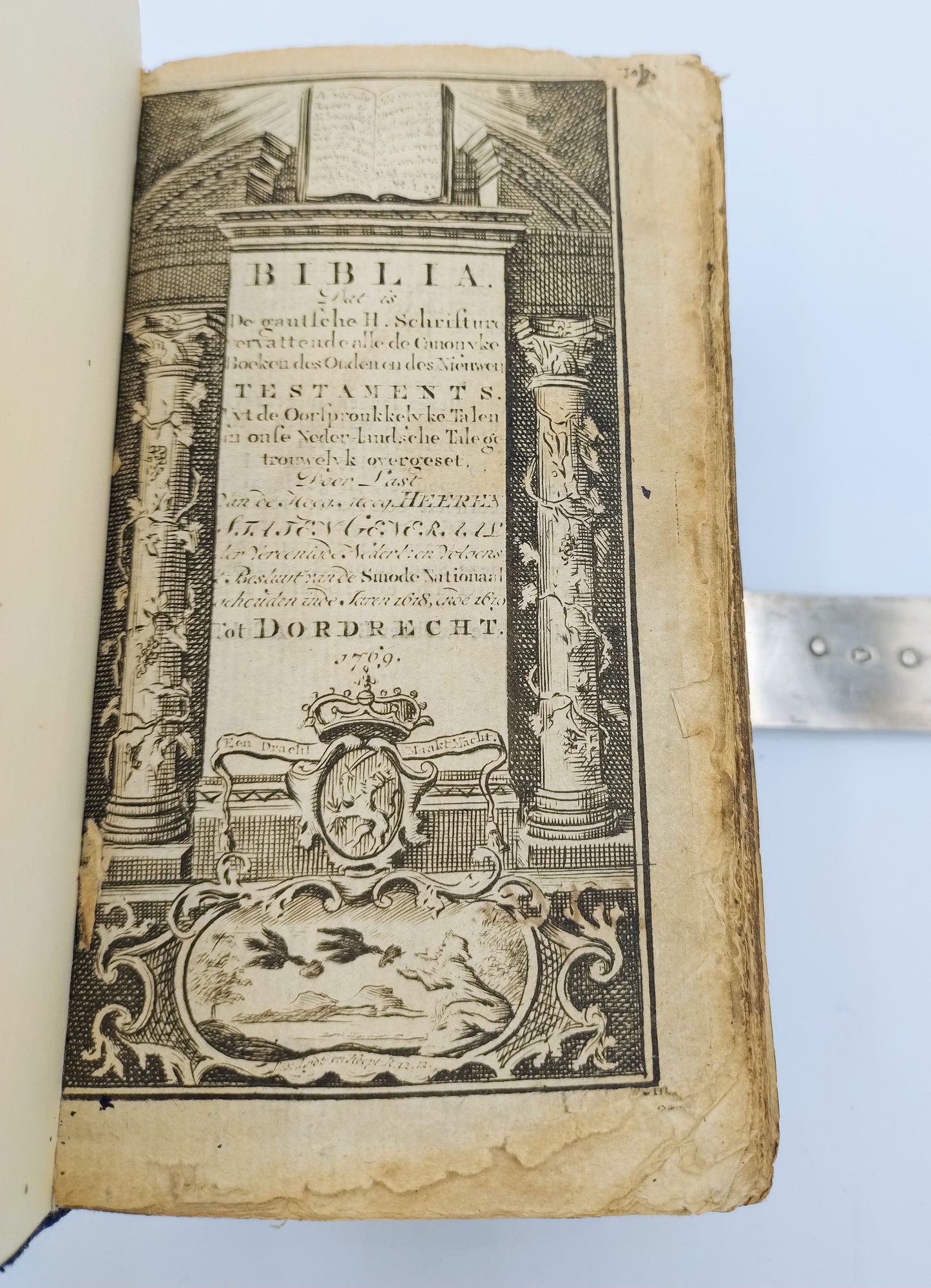 Bibel aus dem 18. Jahrhundert mit Silberverschluss, A. Nobel, Schoonhoven, 1769/1853