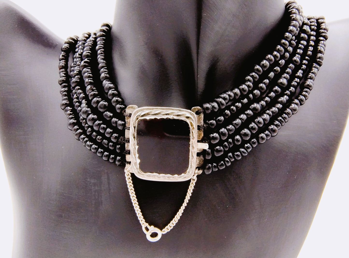 Gitten ketting met zilveren slot met Onyx, Nederland, 19e eeuws