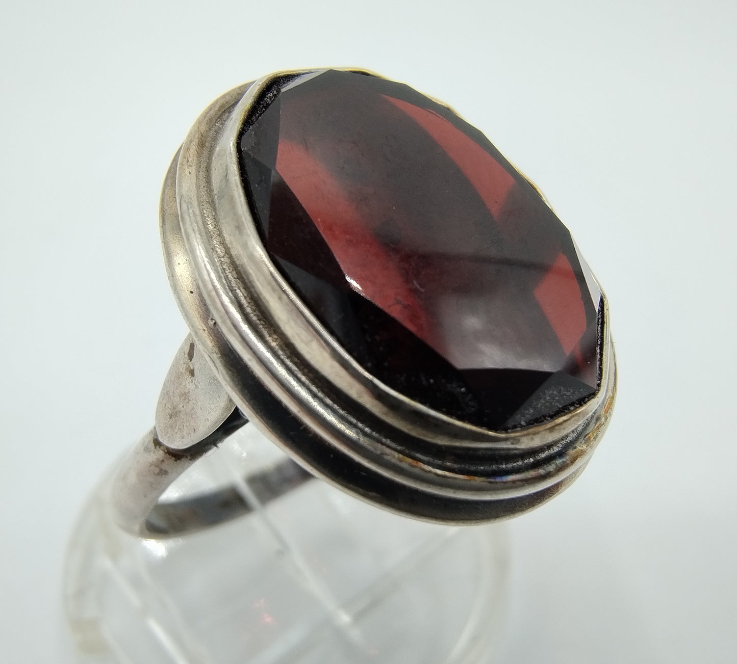 Zilveren ring met granaat, 835, 18 mm