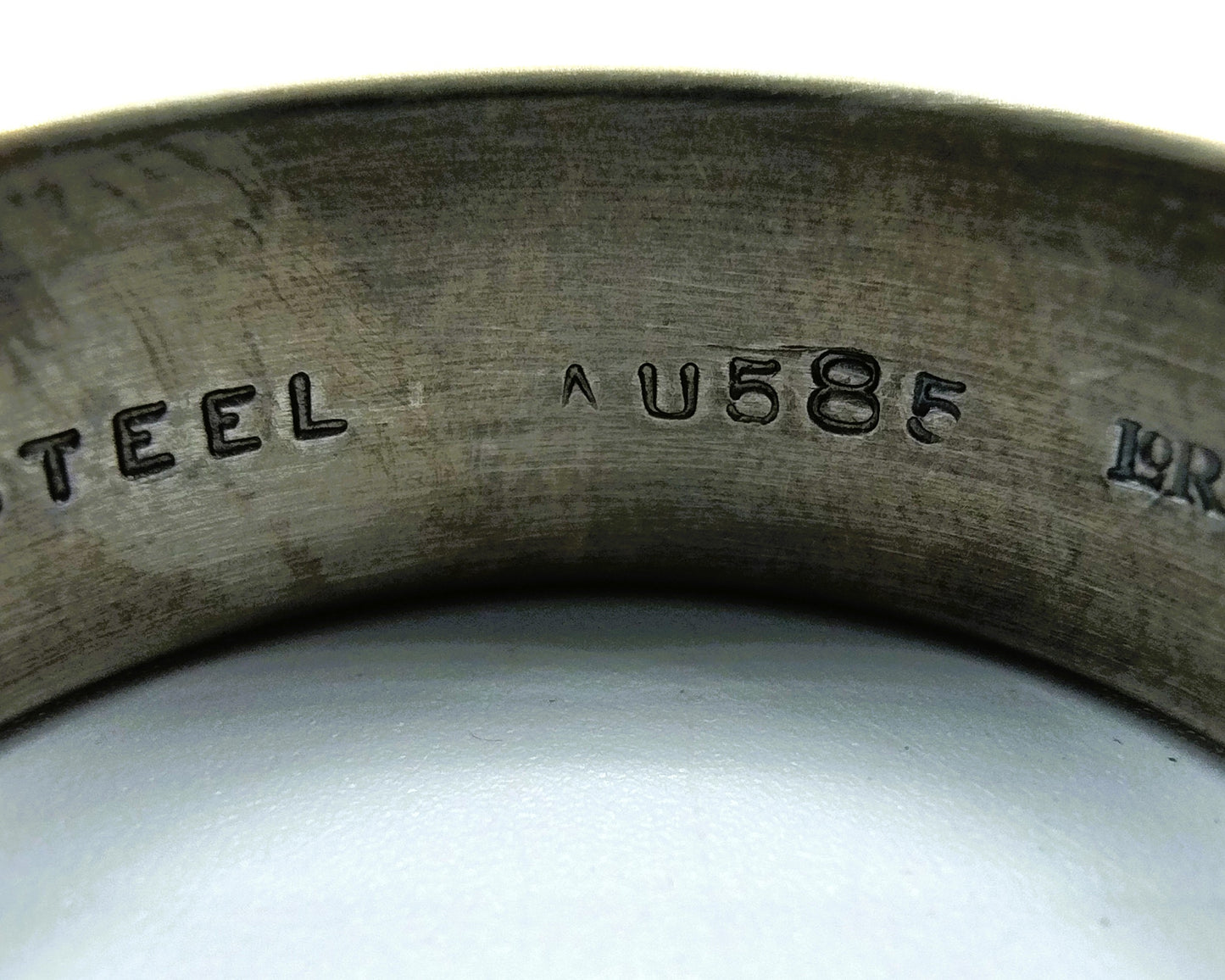 2 Steel rings with gold application, 585, 18.5 and 20 mm