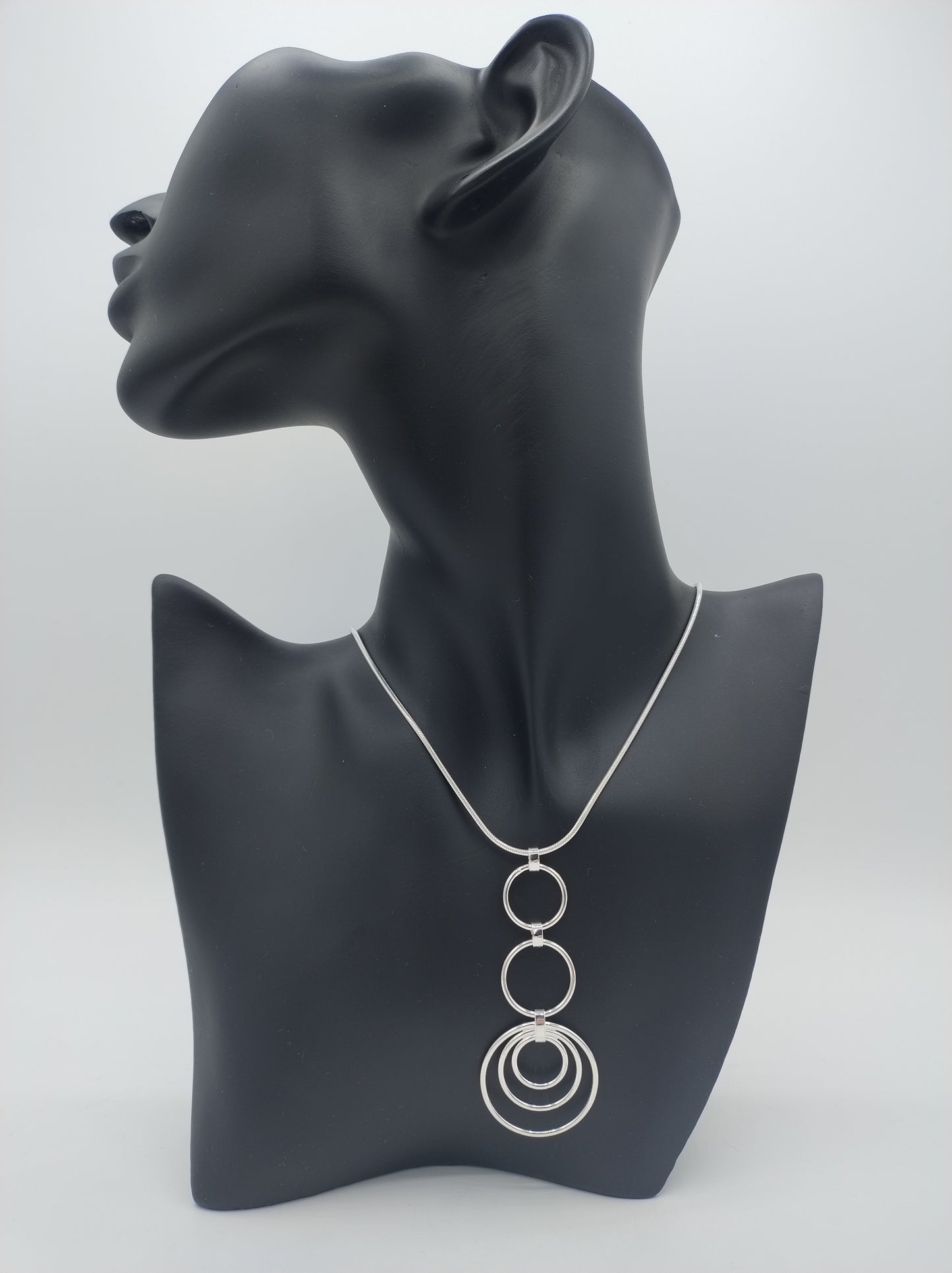 Zilveren slangenketting met designhanger, 43 cm