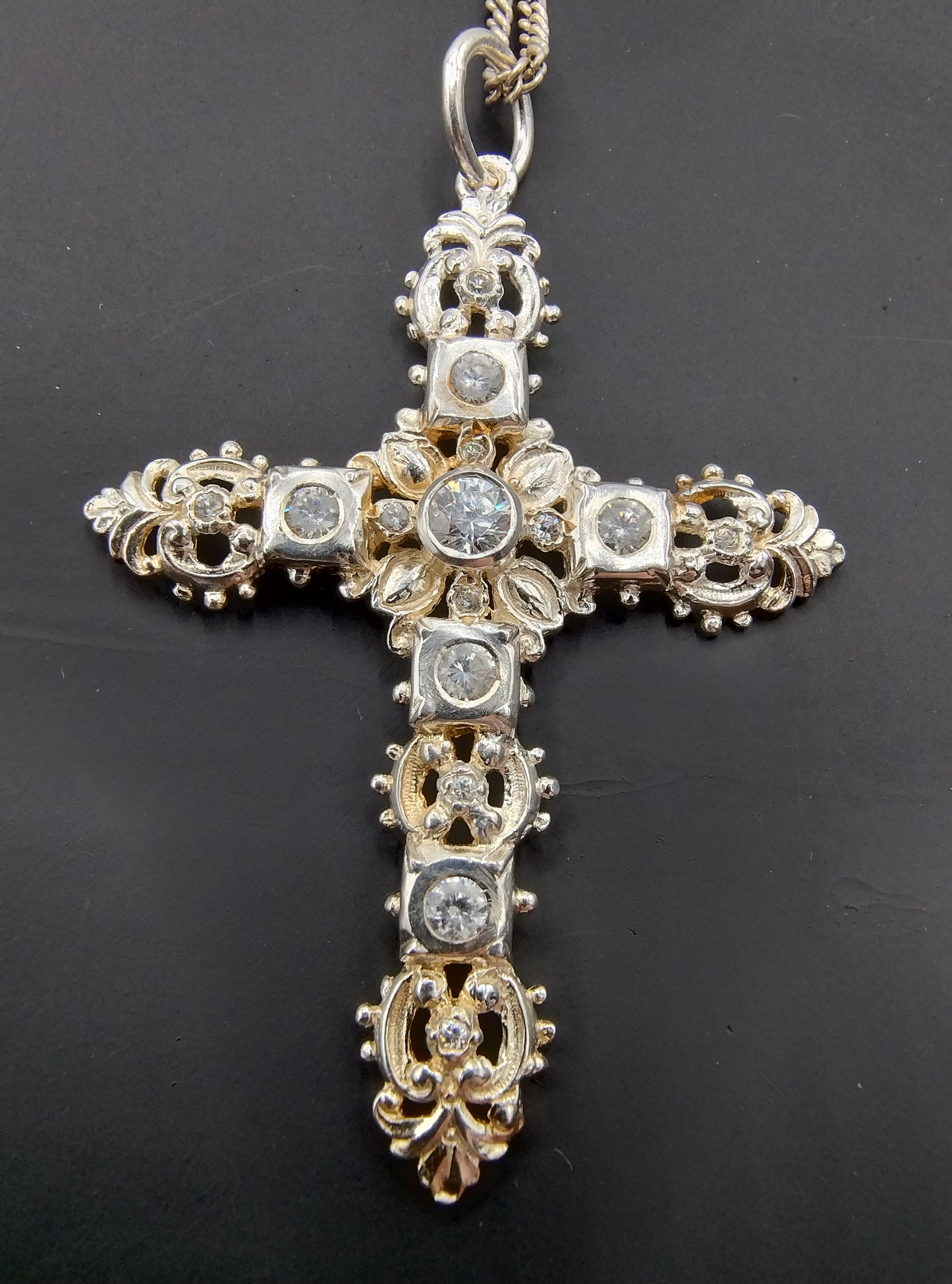 Silver pendant cross with 14 zirconias