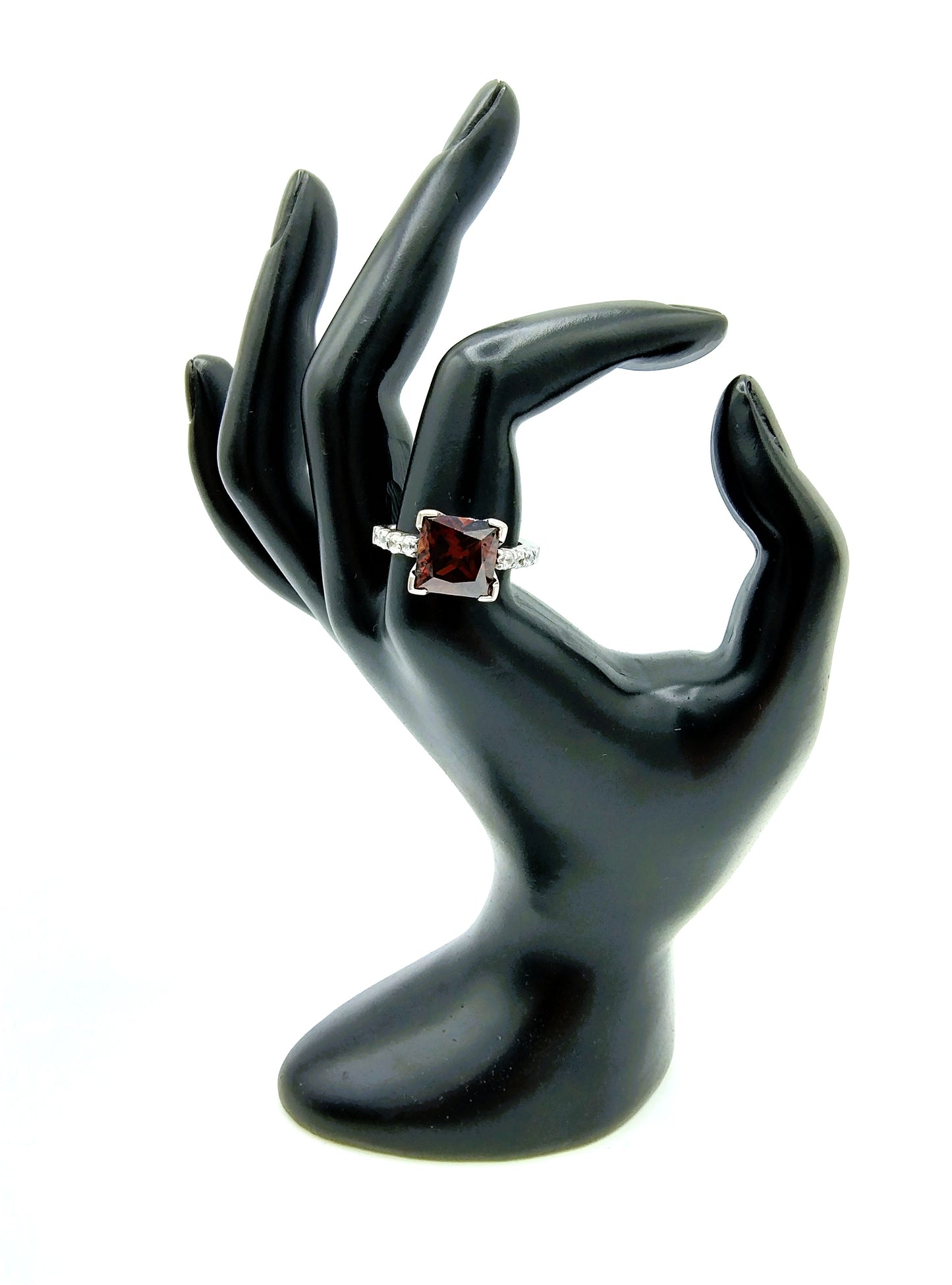 Zilveren ring met granaat, 925, 19 mm