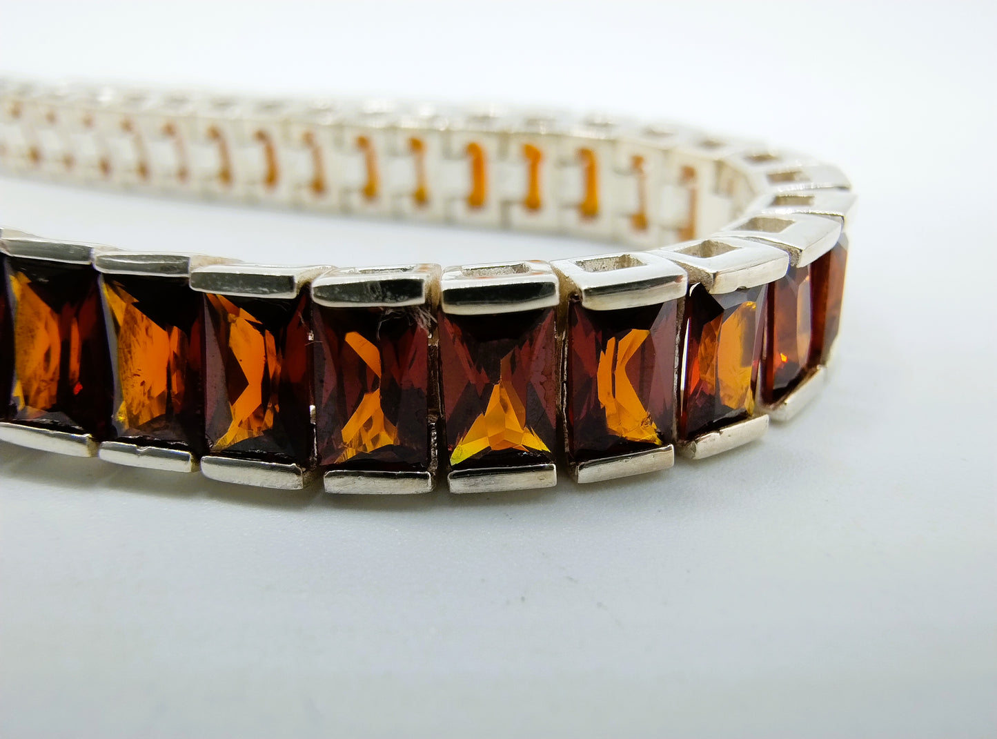 Zilveren armband met rode stenen, 925