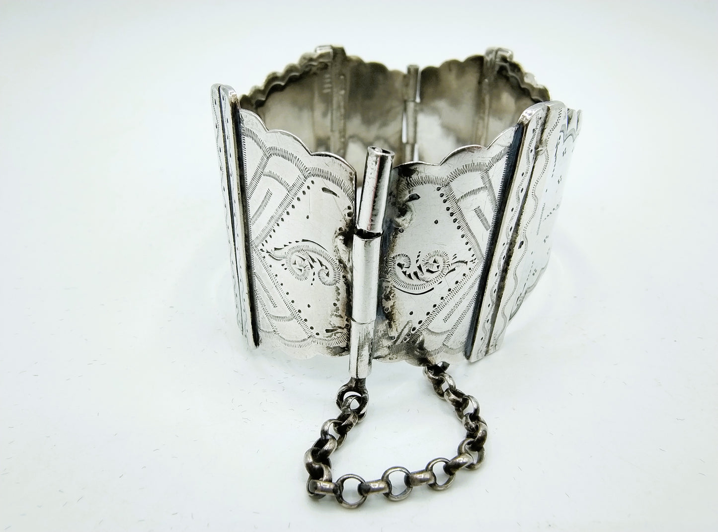 Zilveren armband van Bijbelsloten, J.K. Hoitink, Varsseveld, 1857