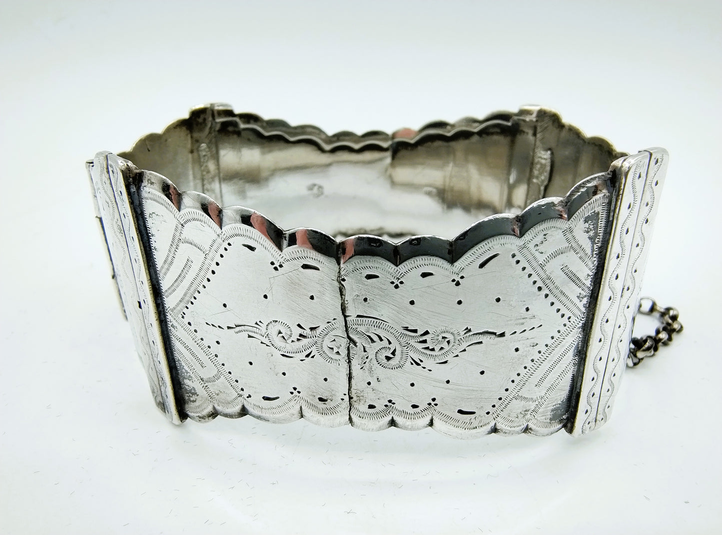 Zilveren armband van Bijbelsloten, J.K. Hoitink, Varsseveld, 1857