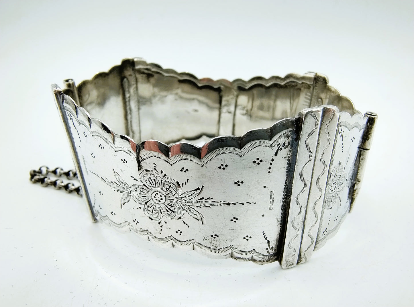 Zilveren armband van Bijbelsloten, J.K. Hoitink, Varsseveld, 1857