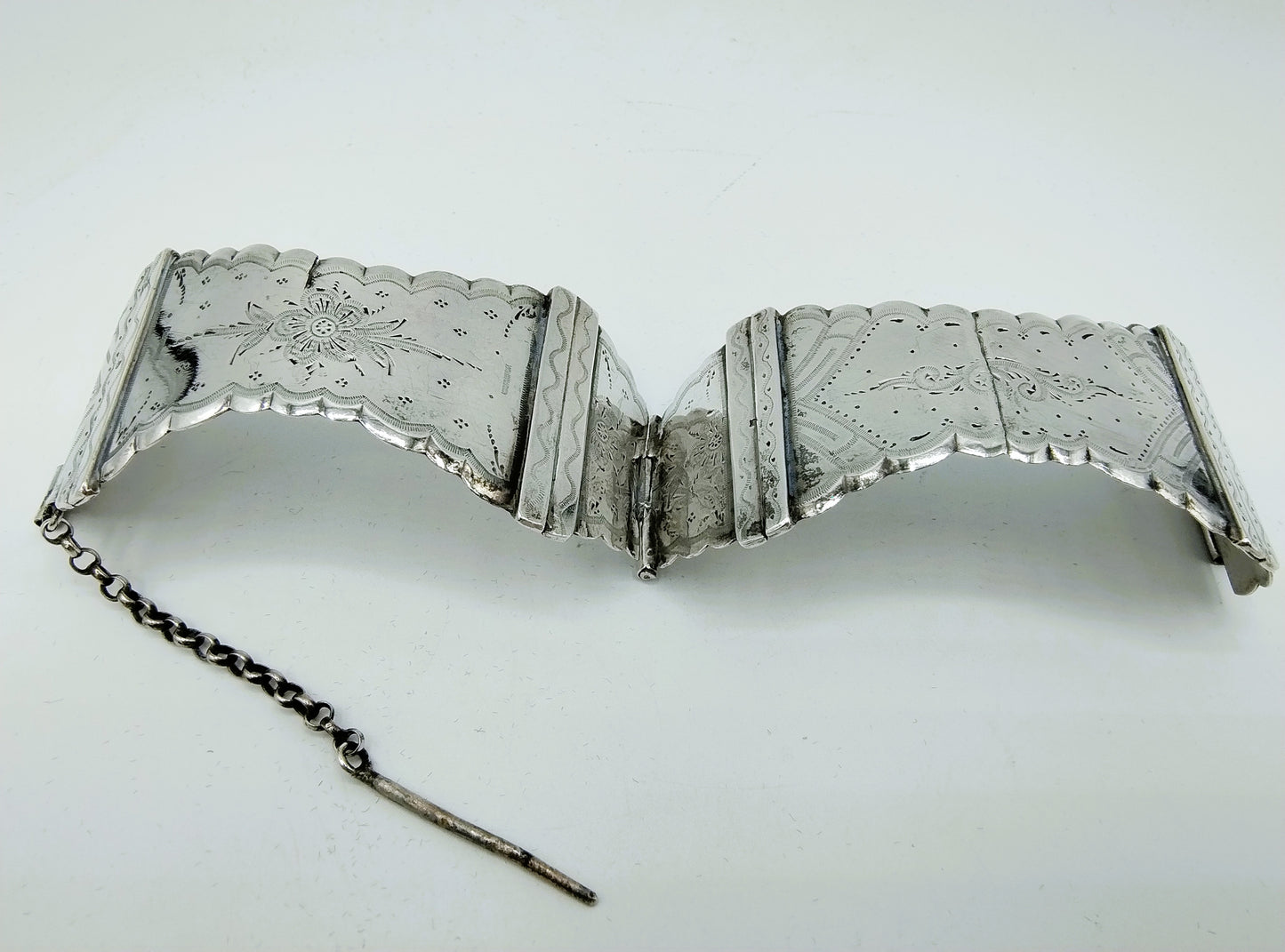 Zilveren armband van Bijbelsloten, J.K. Hoitink, Varsseveld, 1857