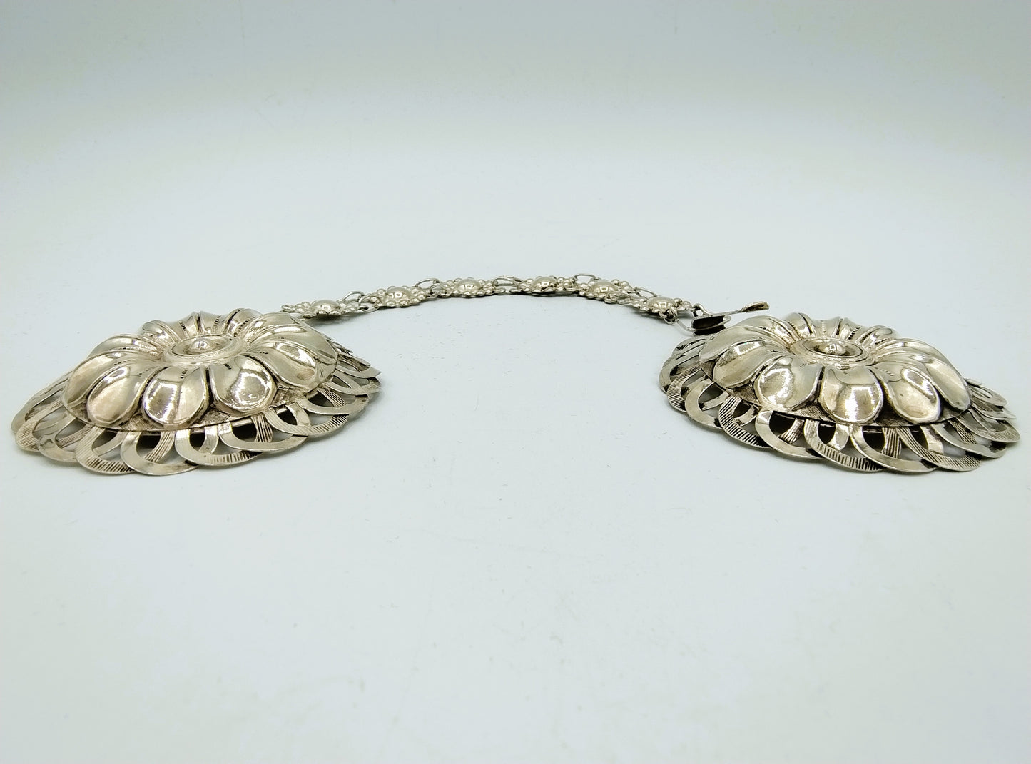 Zilveren mantelsluiting, E. Loze, Niort, Frankrijk, ca. 1860