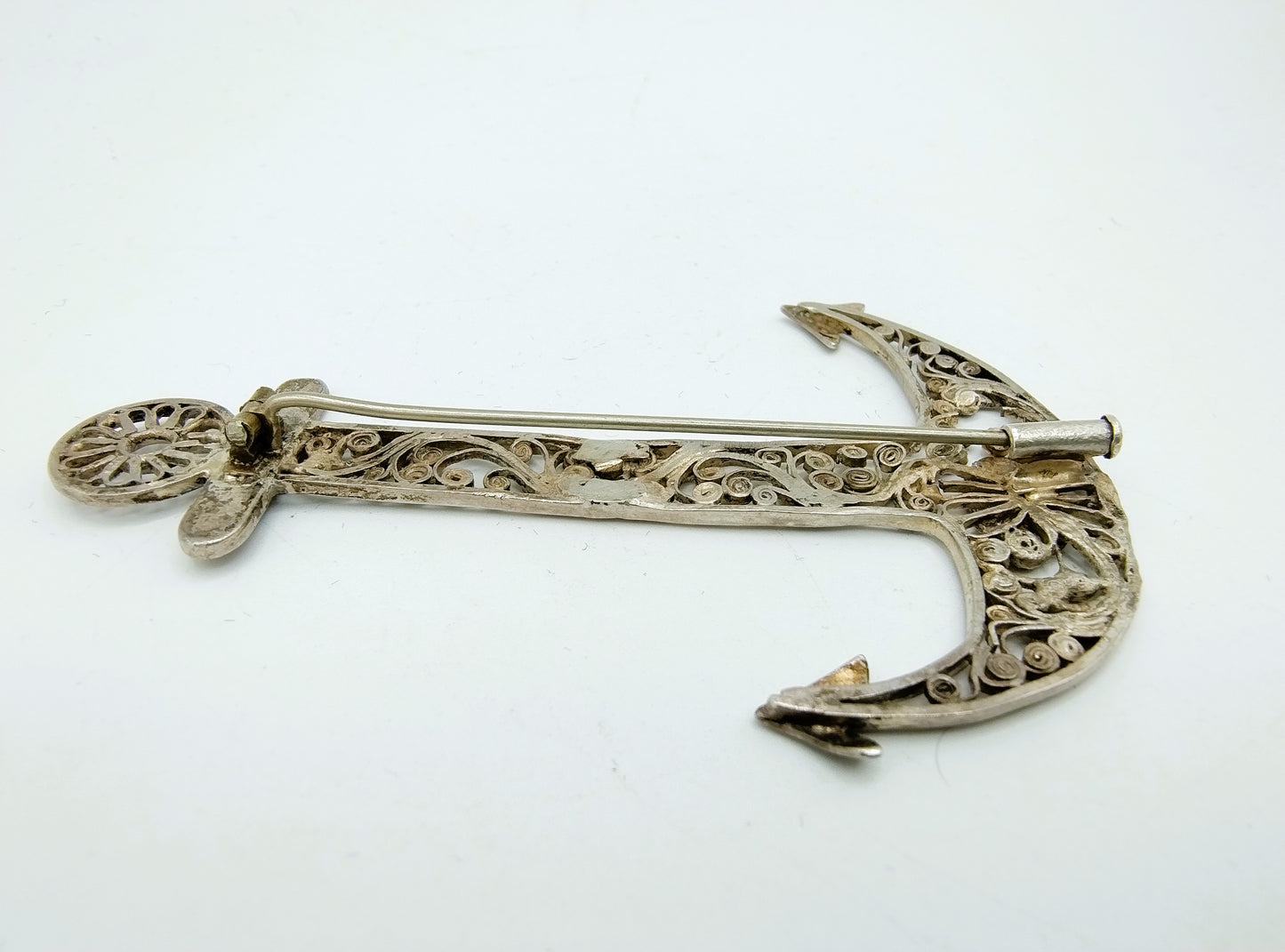 Silver filigree brooch, anchor, 835