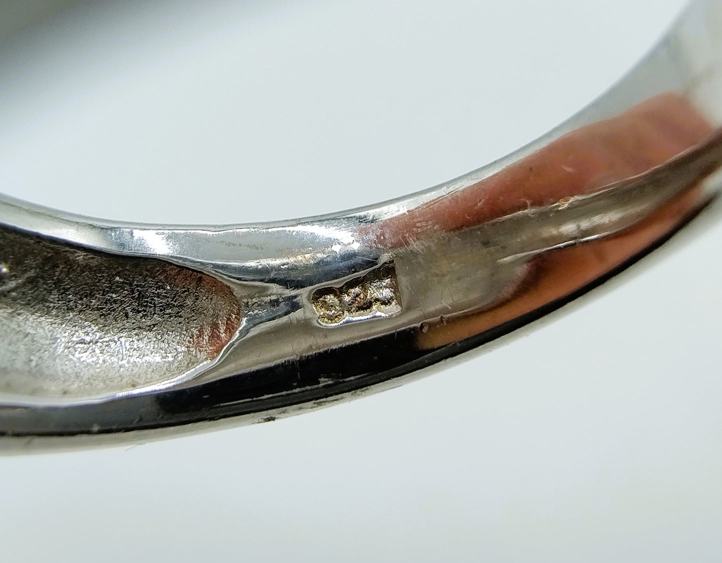 Mat / gladde zilveren ring met diamant, 17.5 mm