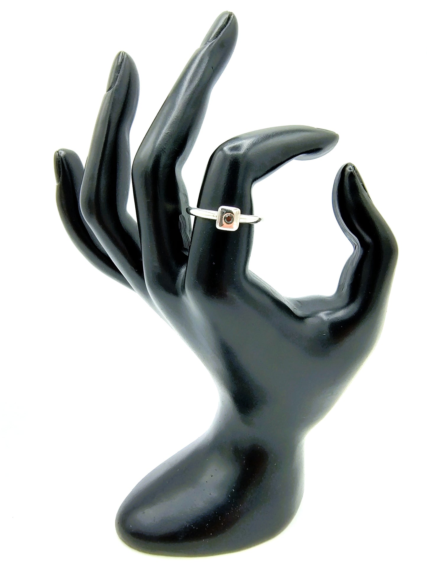 Zilveren ring met zwarte steen, 925, 18 mm