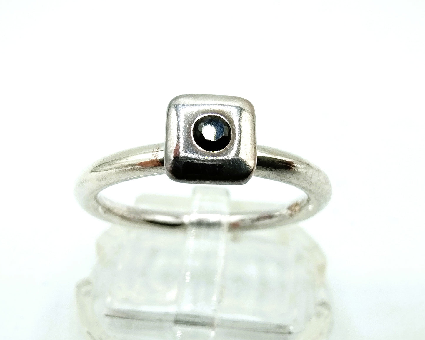 Zilveren ring met zwarte steen, 925, 18 mm