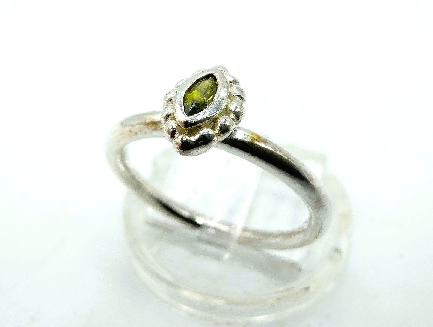 Zilveren ring met groene steen, 925, 17.75 mm