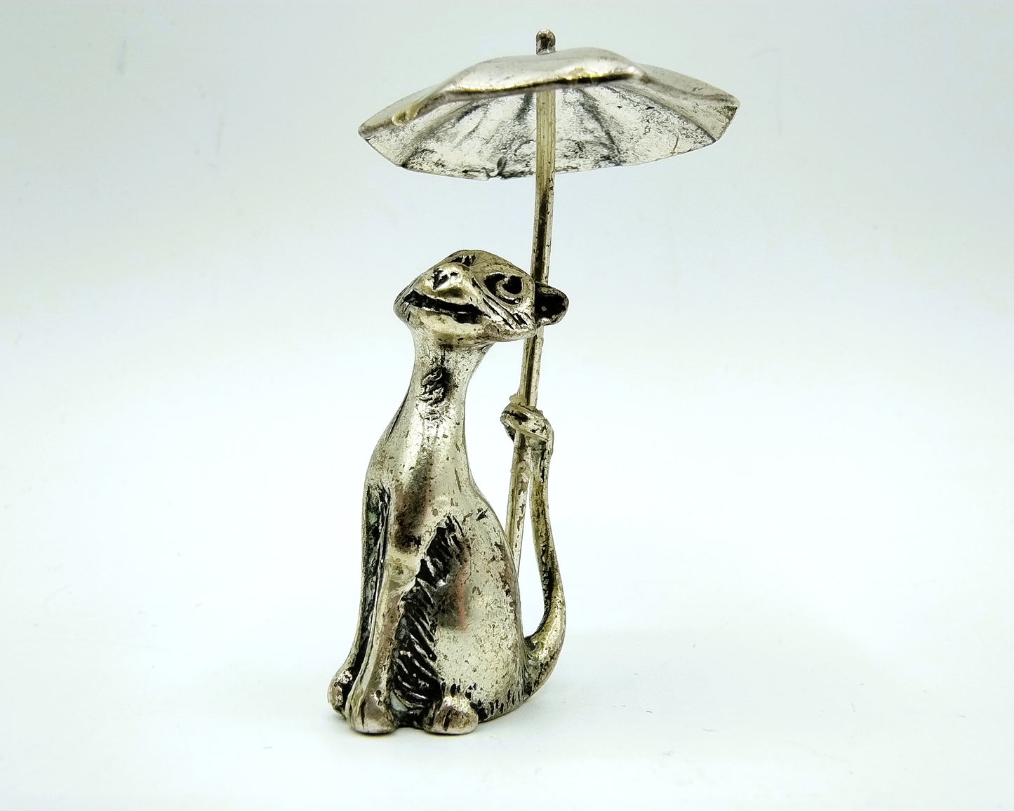 Zilveren miniatuur, kat onder paraplu, Arezzo / Italië, 800
