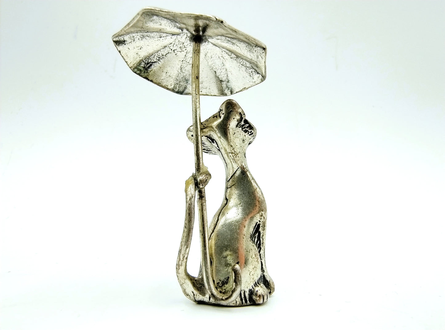 Zilveren miniatuur, kat onder paraplu, Arezzo / Italië, 800