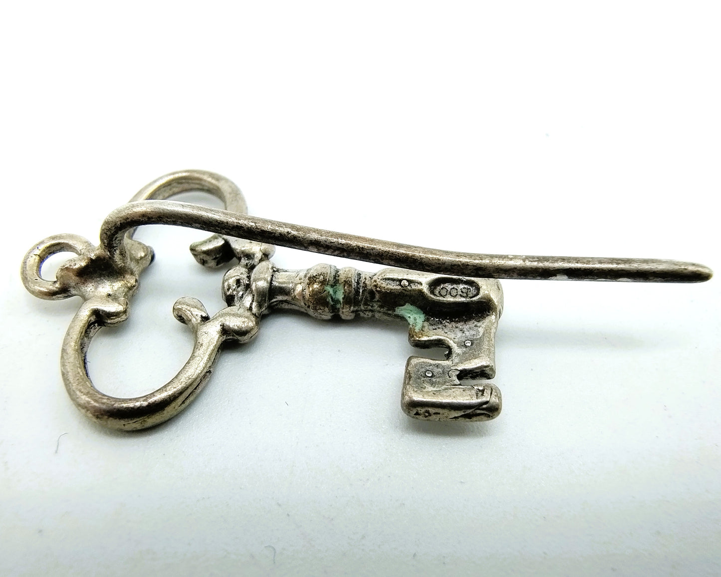 Zilveren speld, sleutel, Italië, 800