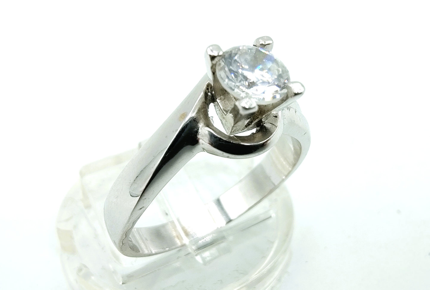 Witgouden ring met zirkonia, 18 karaats, 17.5 mm
