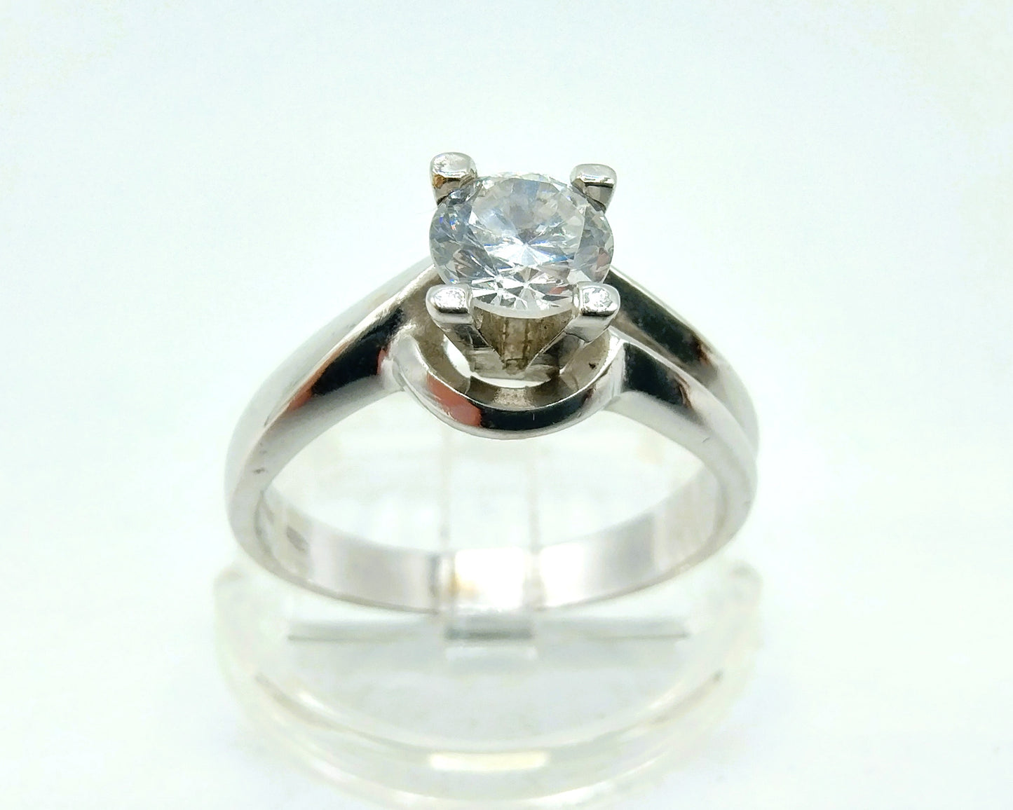 Witgouden ring met zirkonia, 18 karaats, 17.5 mm