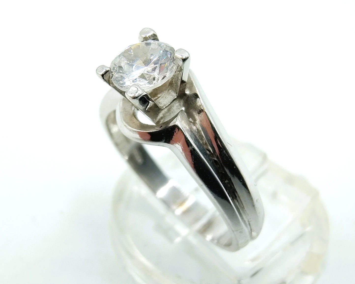 Witgouden ring met zirkonia, 18 karaats, 17.5 mm