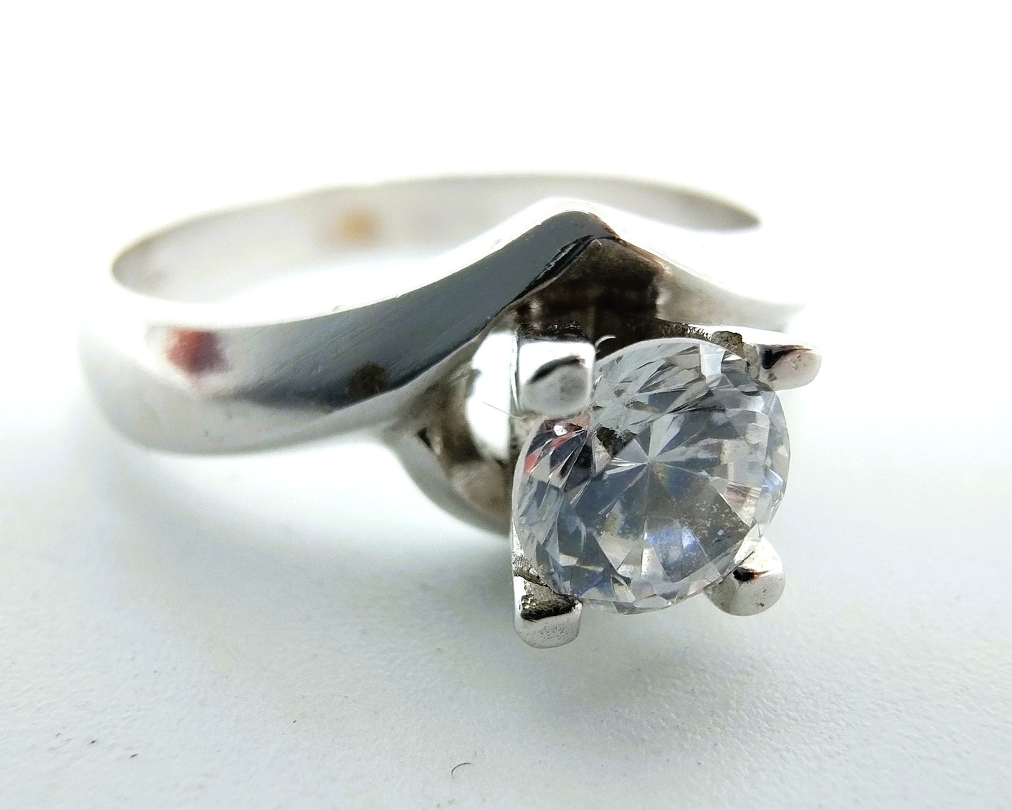 Witgouden ring met zirkonia, 18 karaats, 17.5 mm