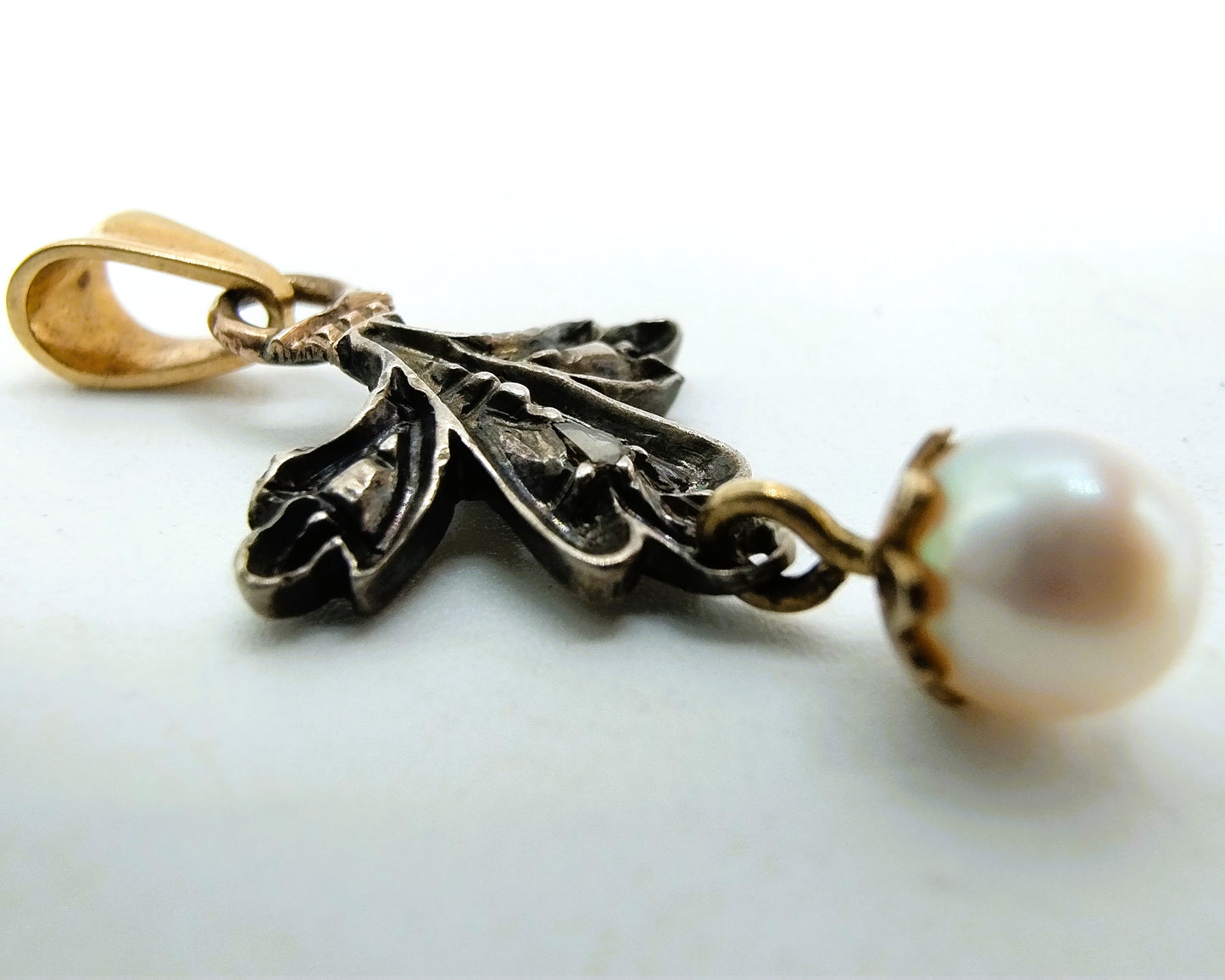 Silver - gold pendant with rose diamond and pearl