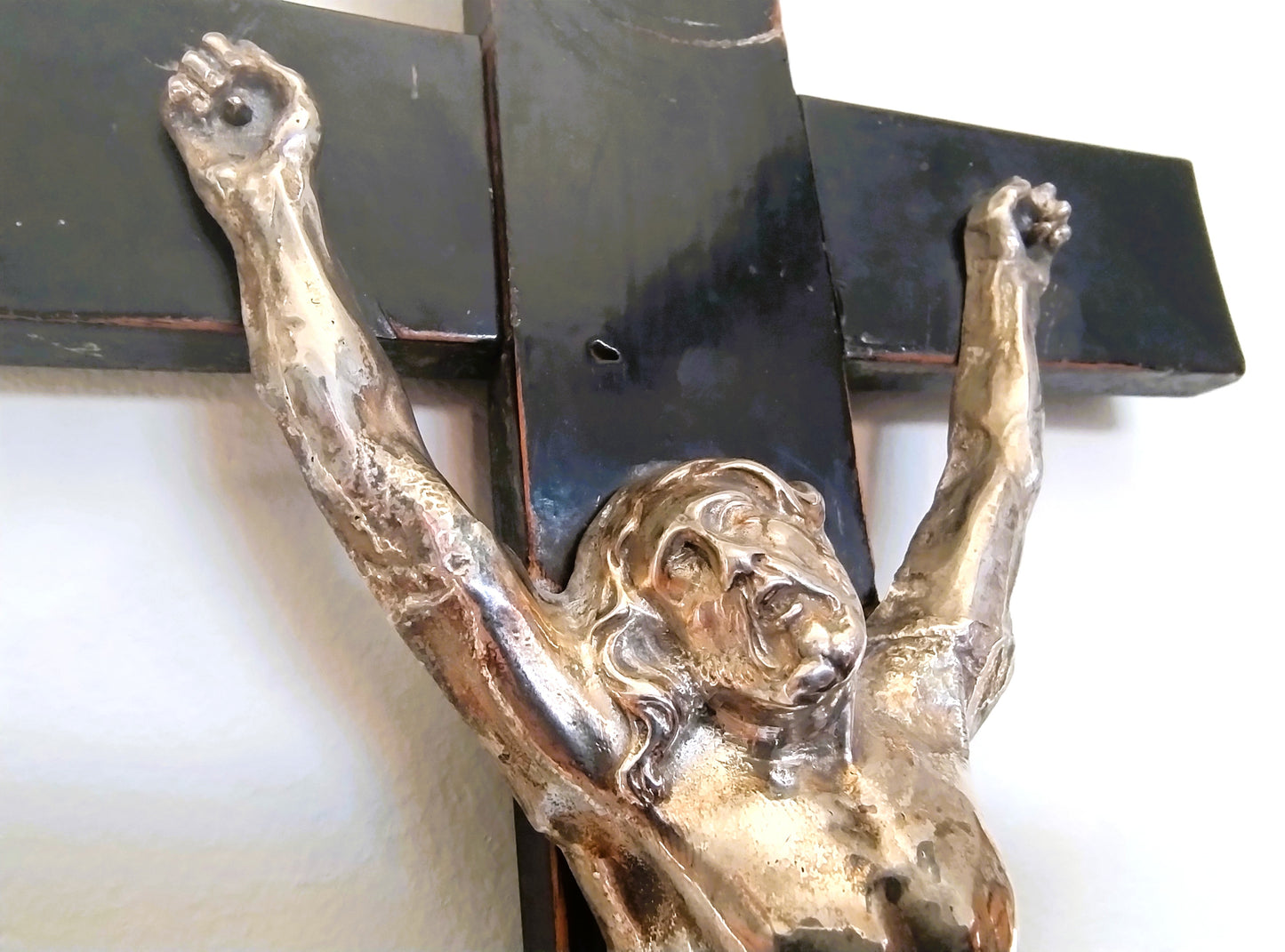 Silberkorpus auf Holzkreuz, 18. Jahrhundert