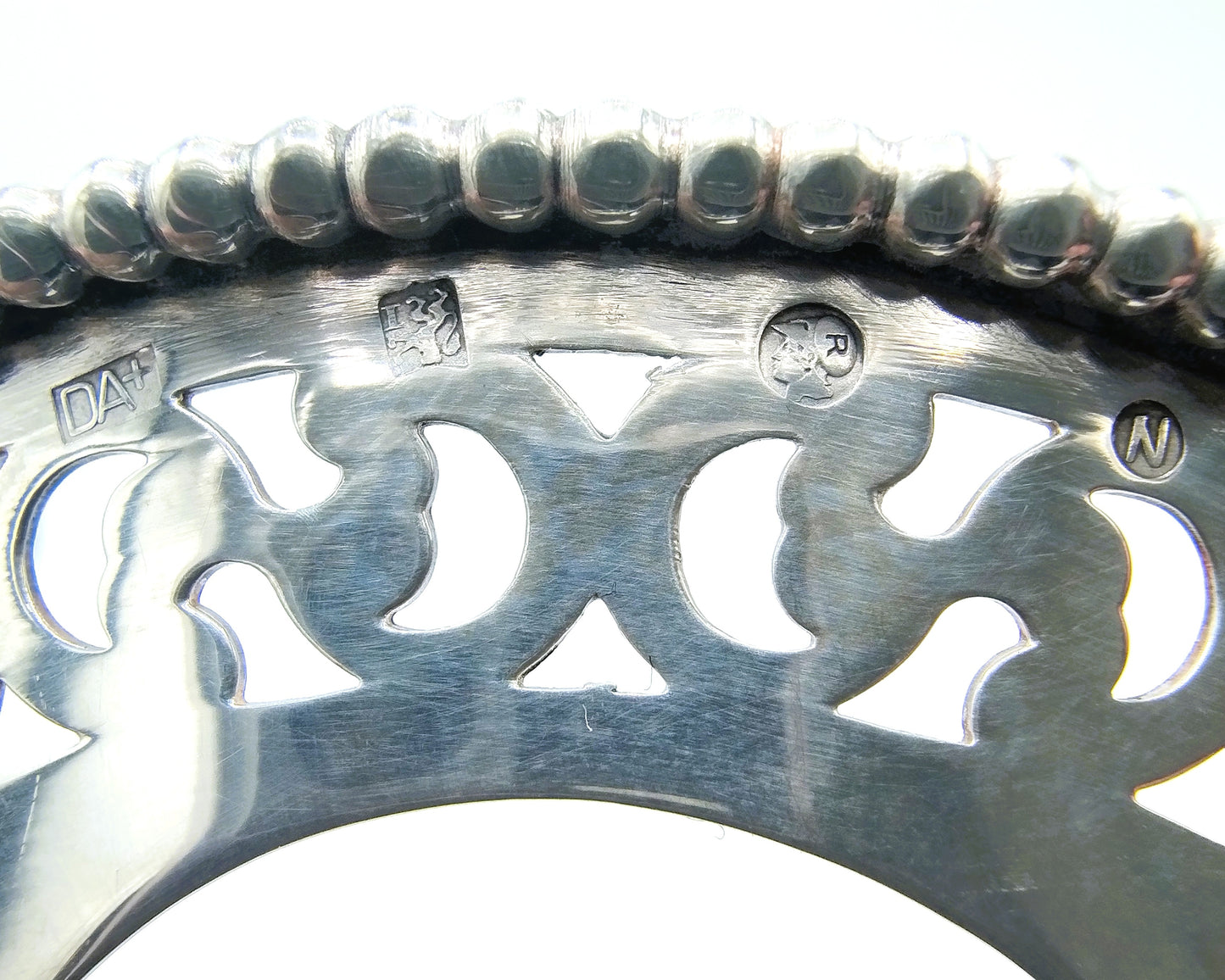 Zilveren soezenmandje, D. Aubert, Den Haag, 1997