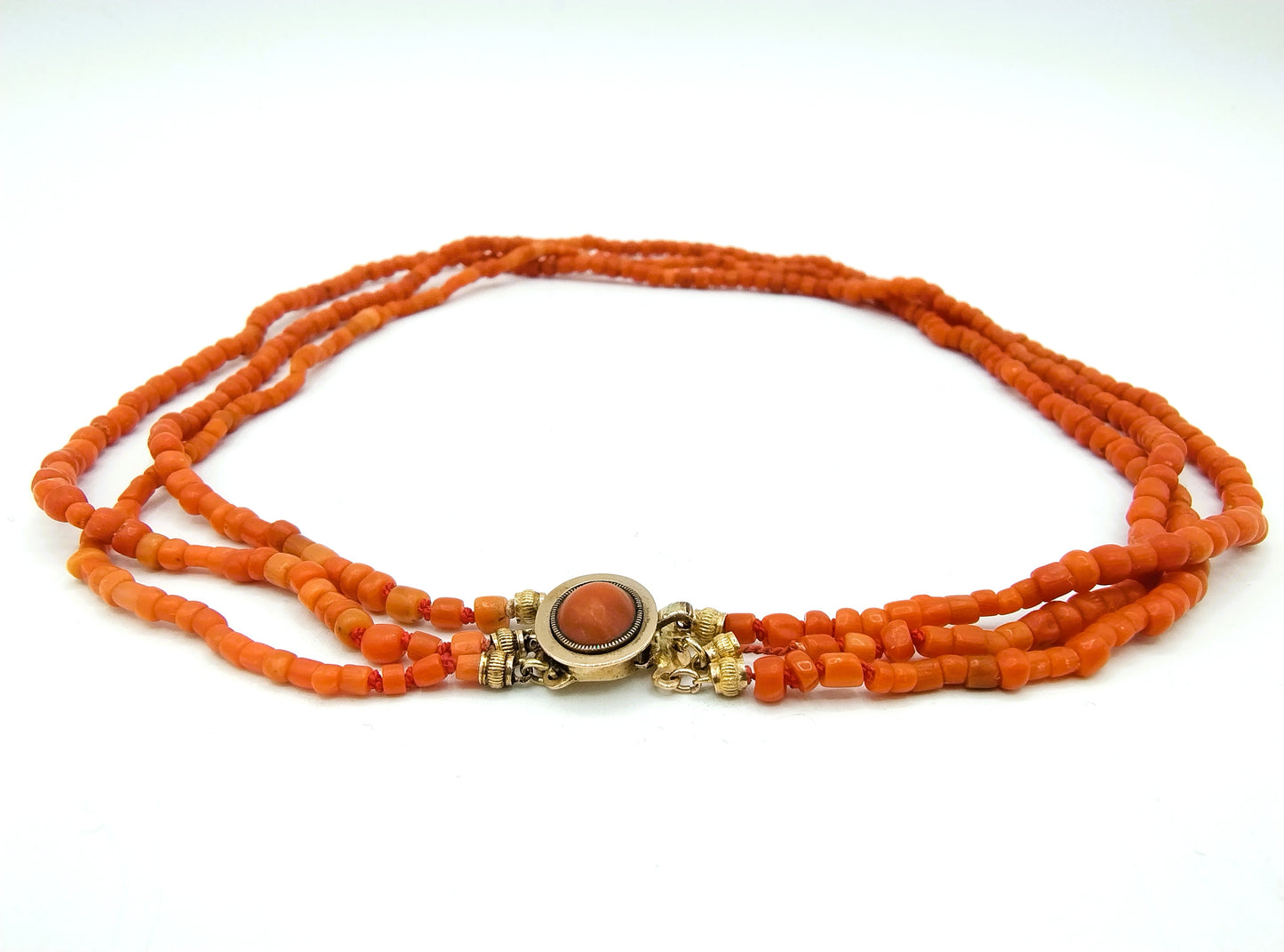 Red coral necklace with gold clasp, 19th century