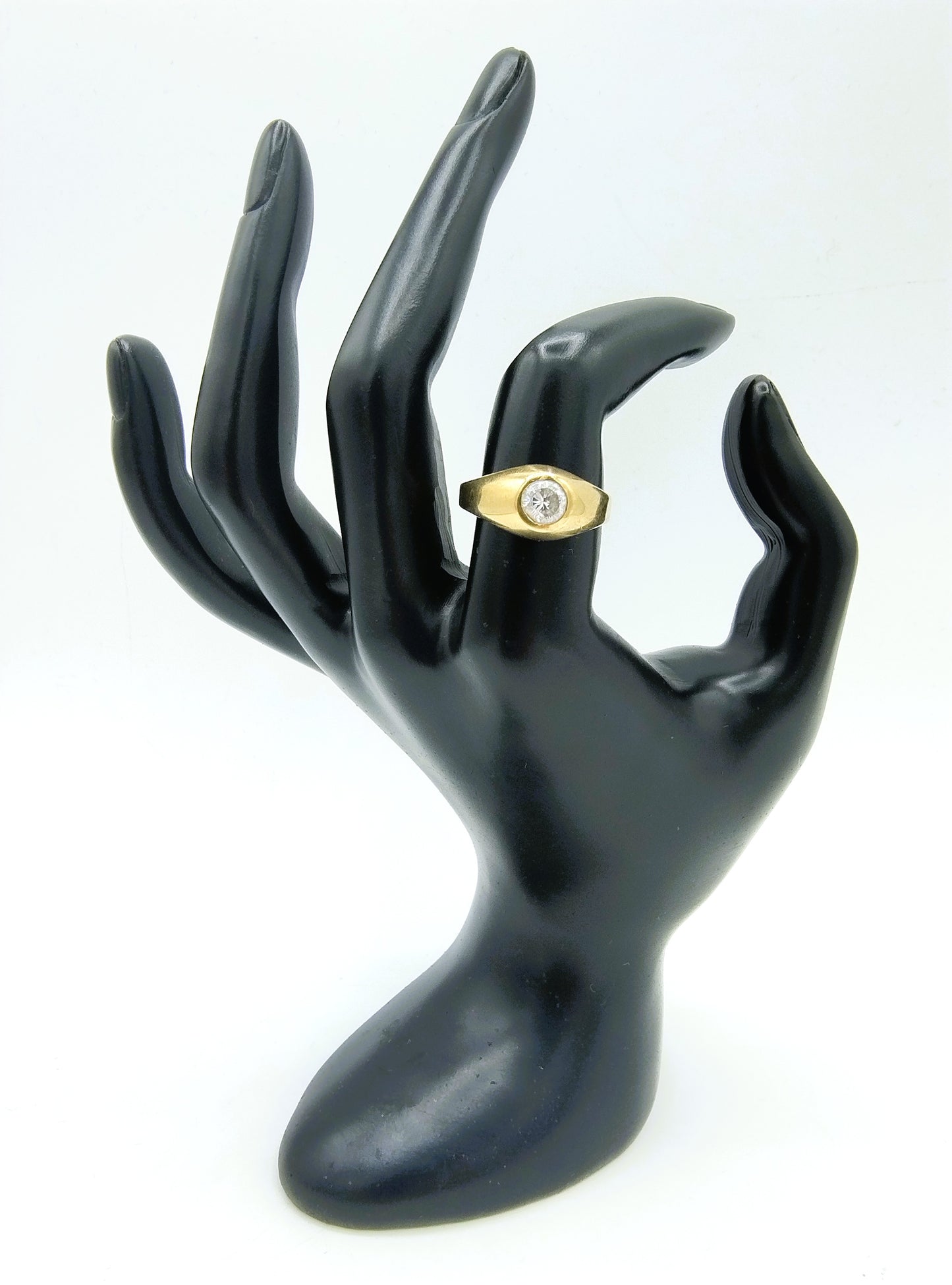 Gold ring with zirconia, 18.5 mm