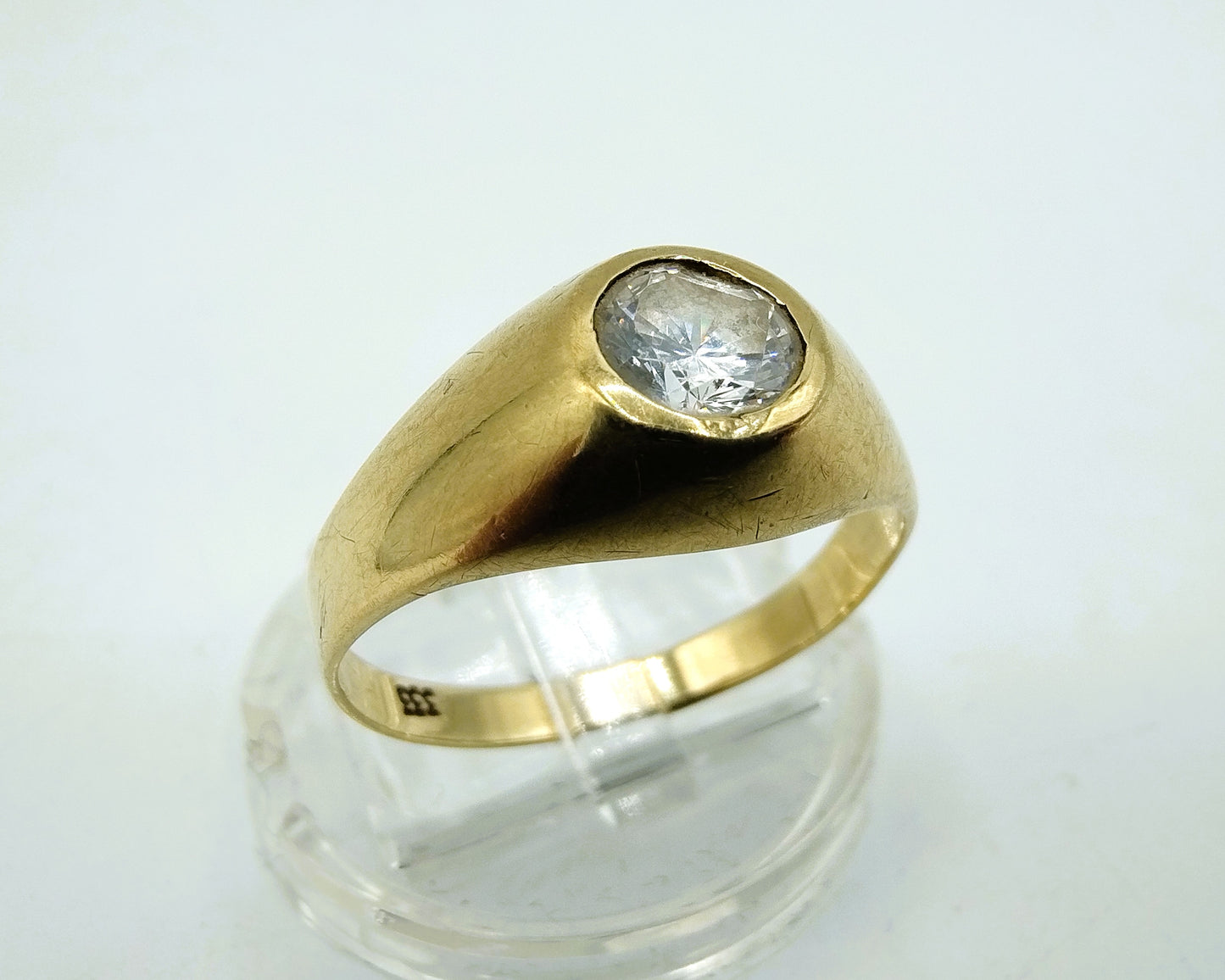 Gold ring with zirconia, 18.5 mm
