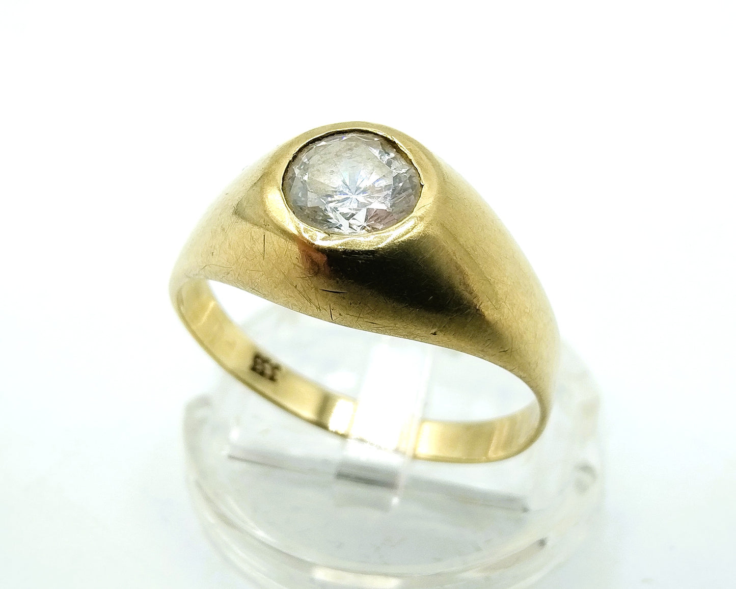 Gold ring with zirconia, 18.5 mm