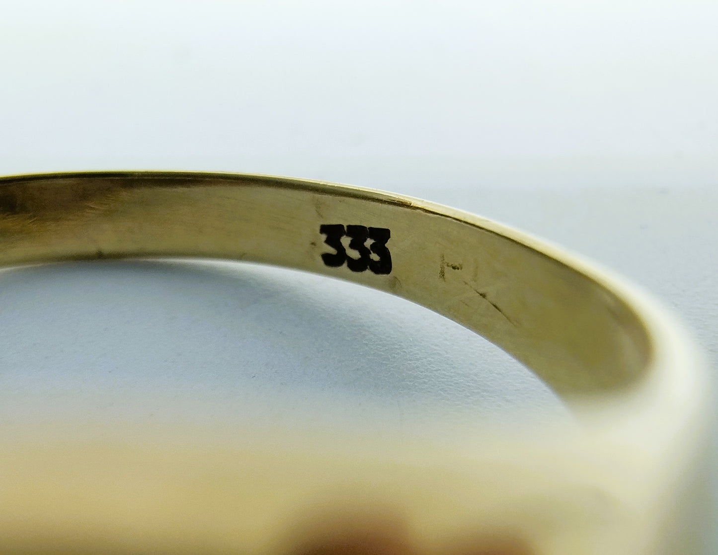Gold ring with zirconia, 18.5 mm