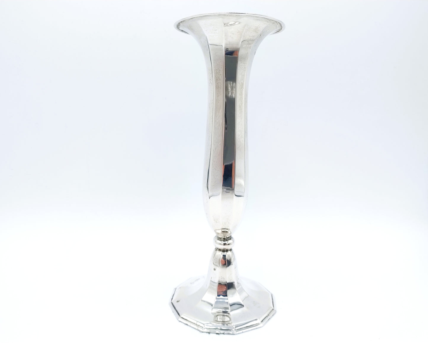 Silver vase, NV Silver Factory Voorschoten, 1936