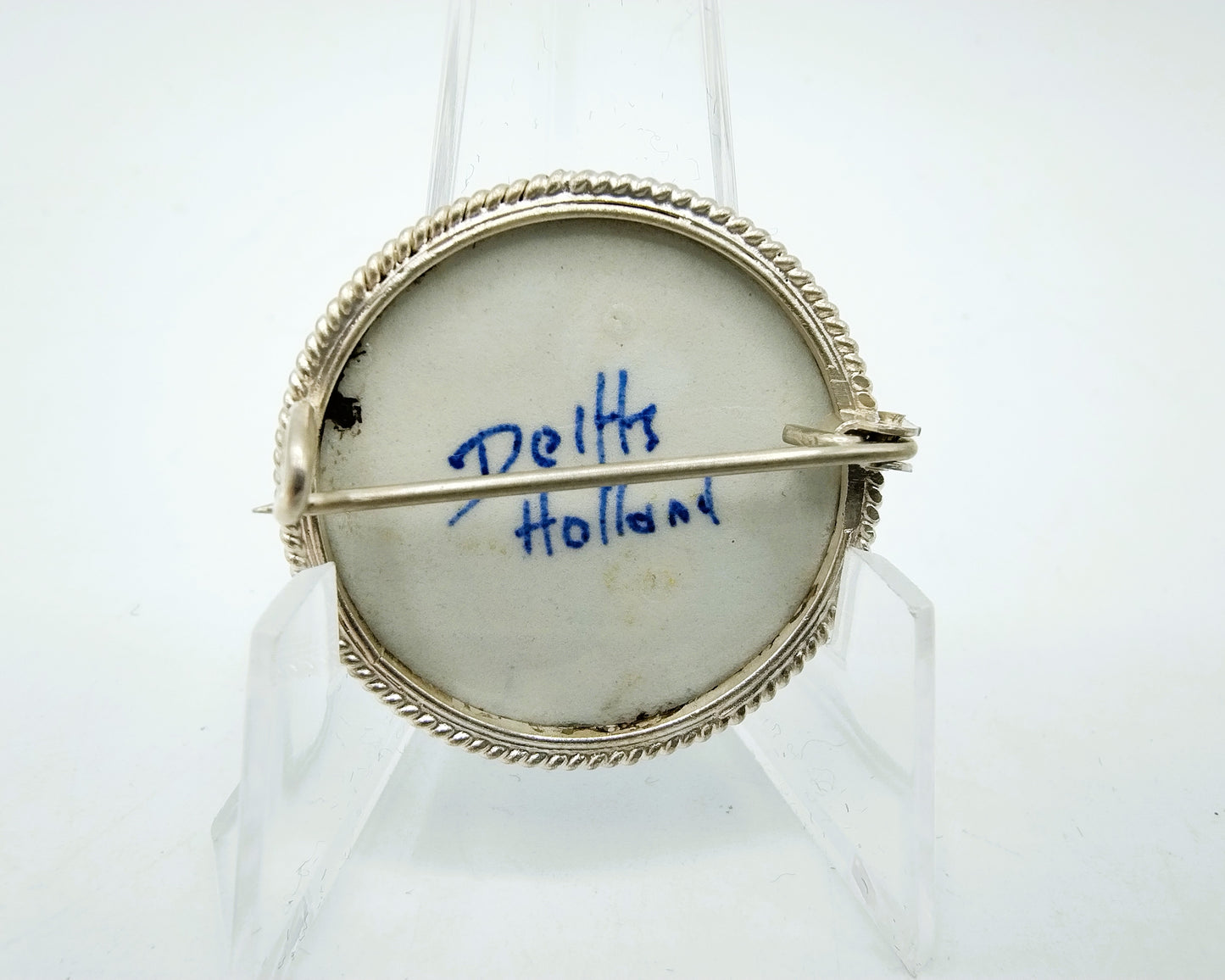 Silver brooch, Delft blue, 835