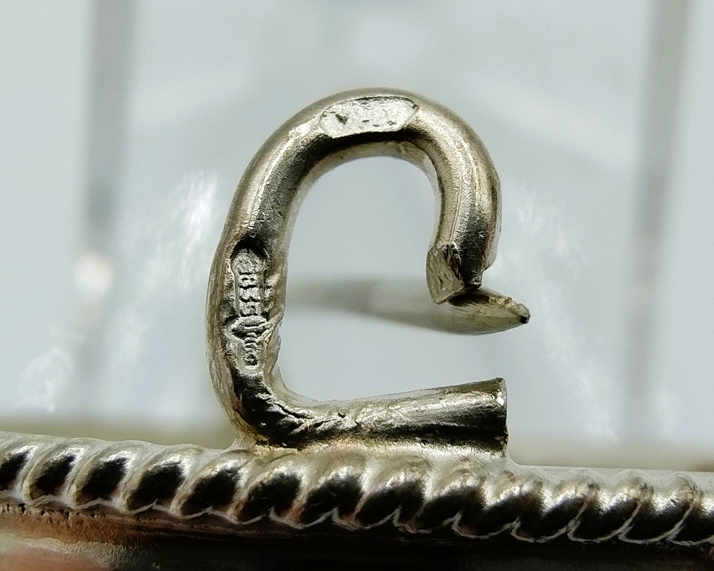 Silver brooch, Delft blue, 835