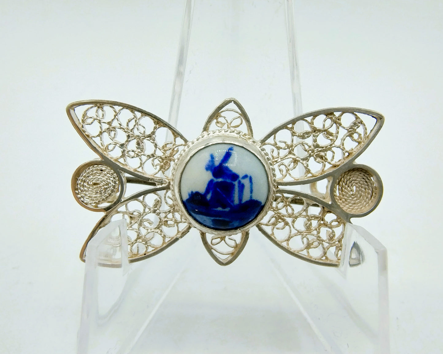 Silver brooch, Delft blue, 835